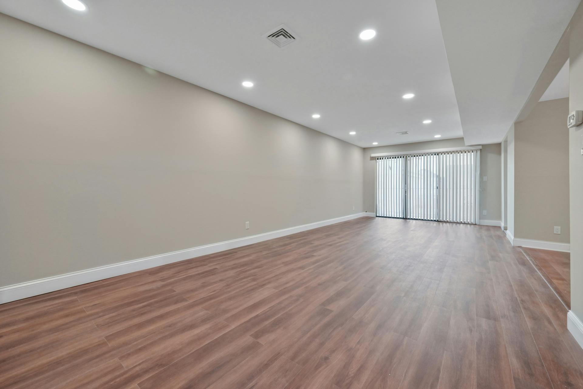 8305 BERGENLINE AVE Unit: 6