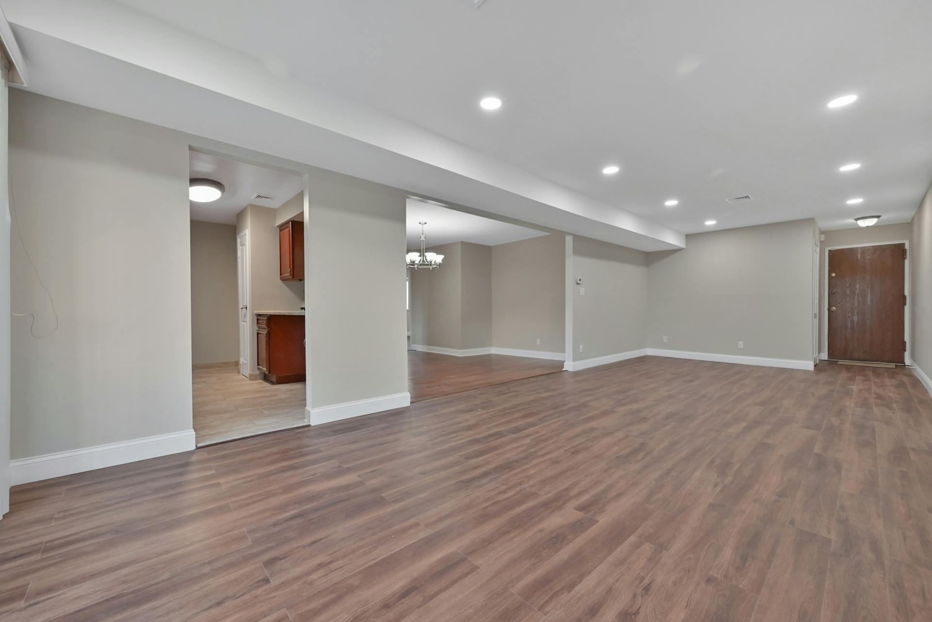 8305 BERGENLINE AVE Unit: 6