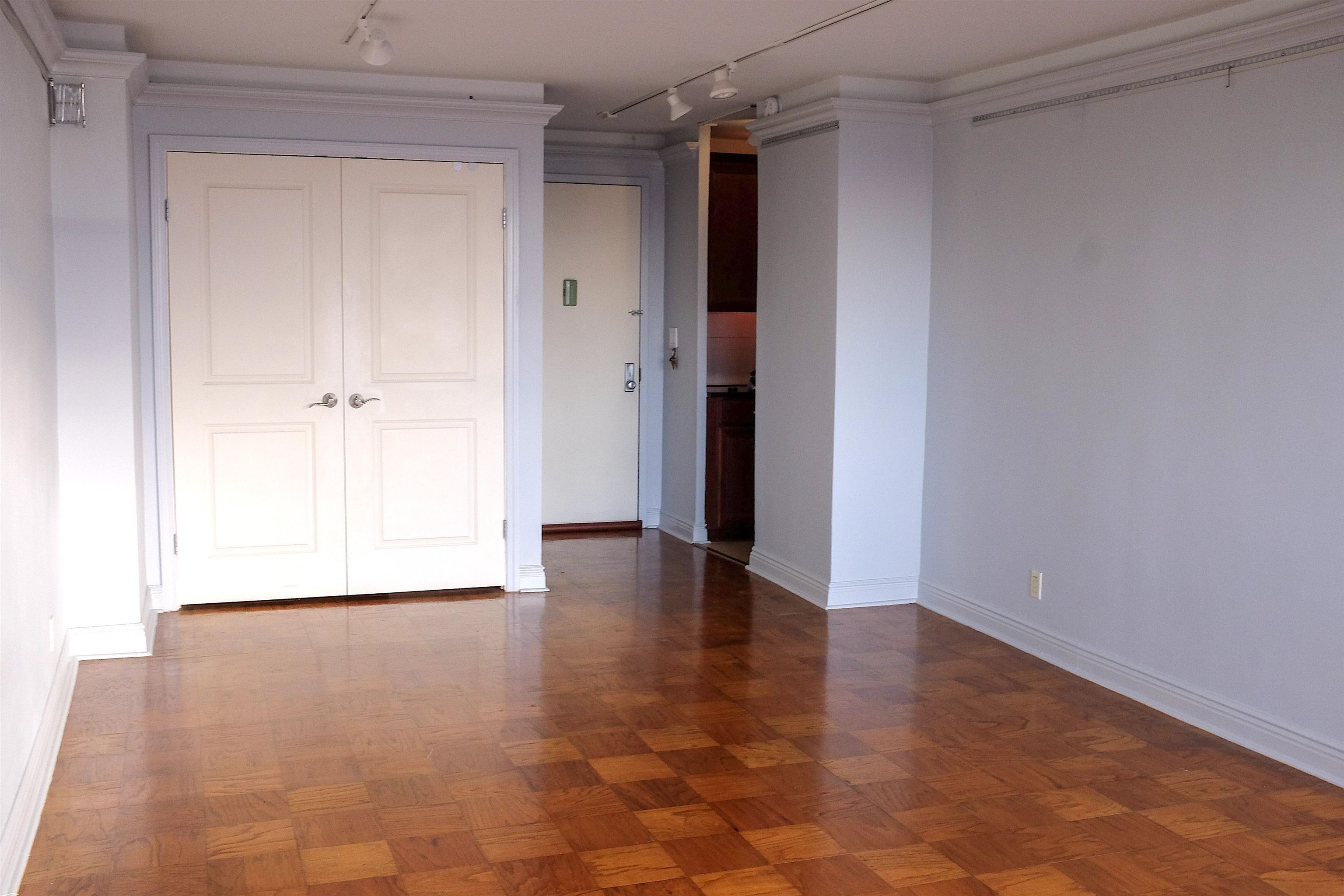 500 CENTRAL AVE Unit: 1416