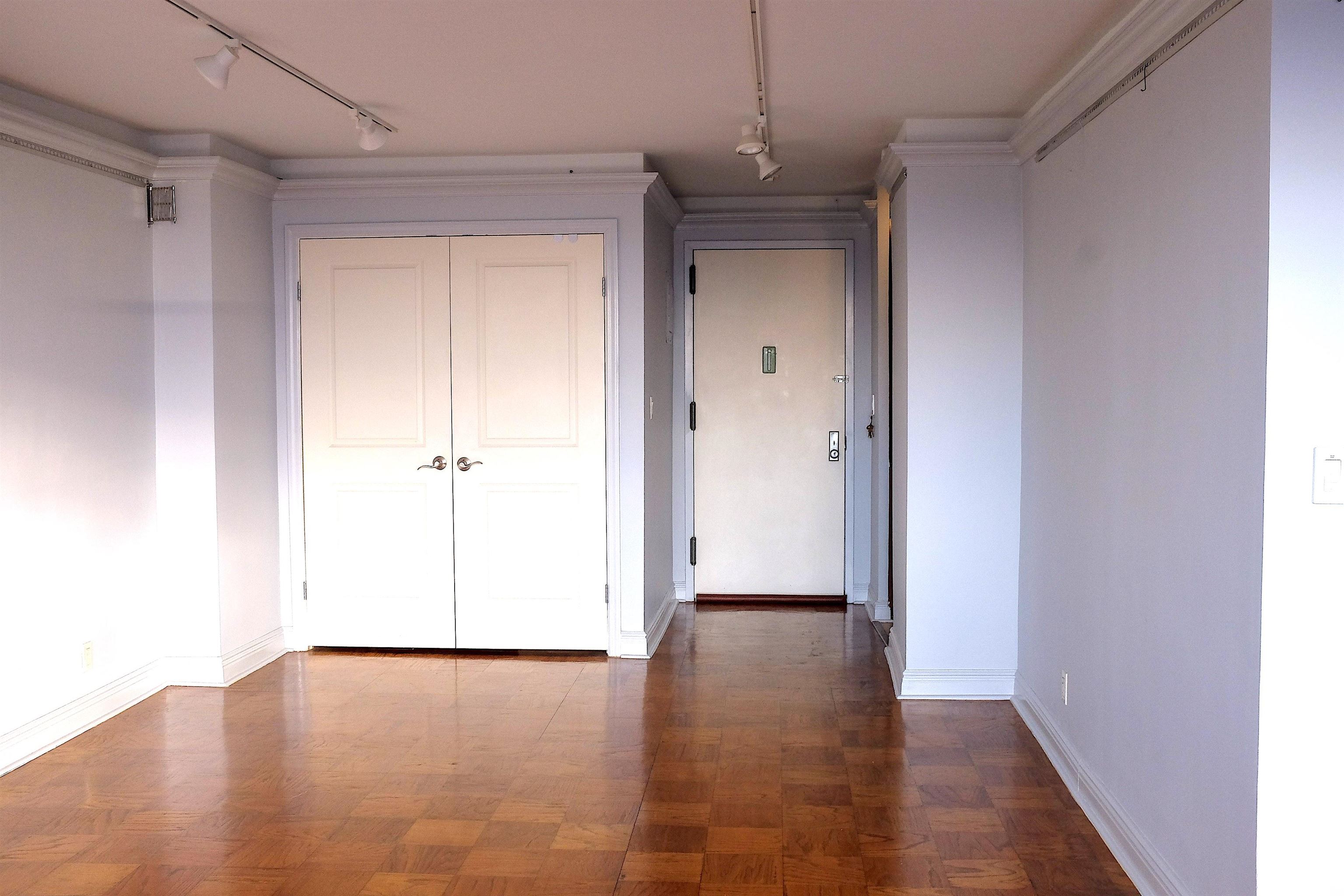 500 CENTRAL AVE Unit: 1416