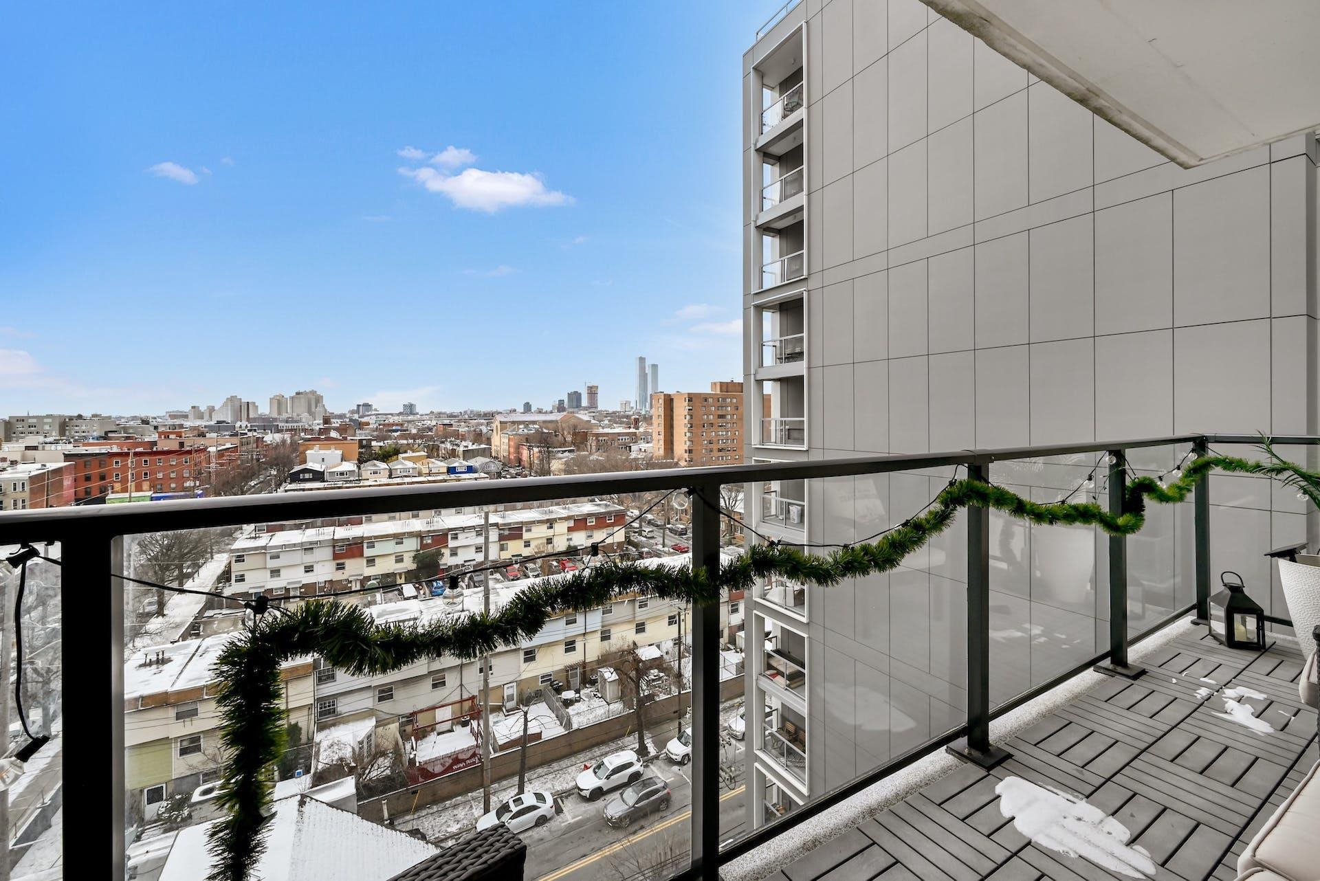 160 1ST ST Unit: 913