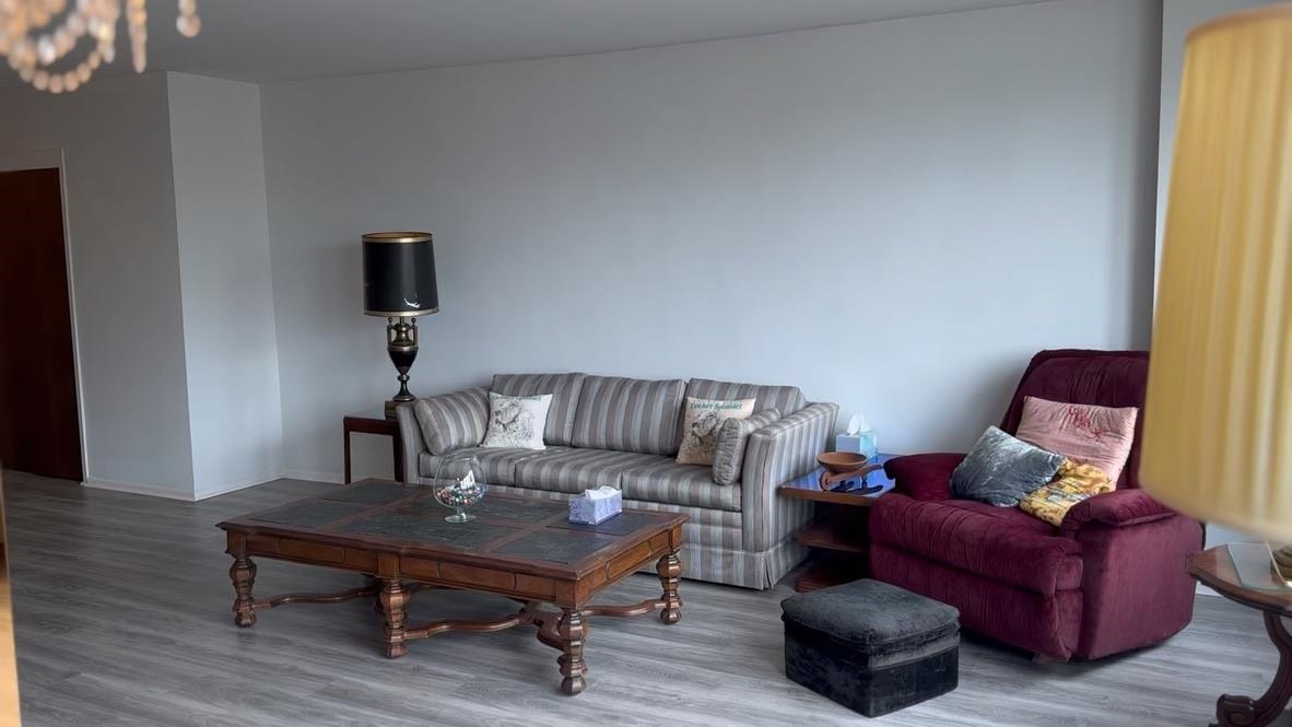 225 ST PAULS AVE Unit: 15L