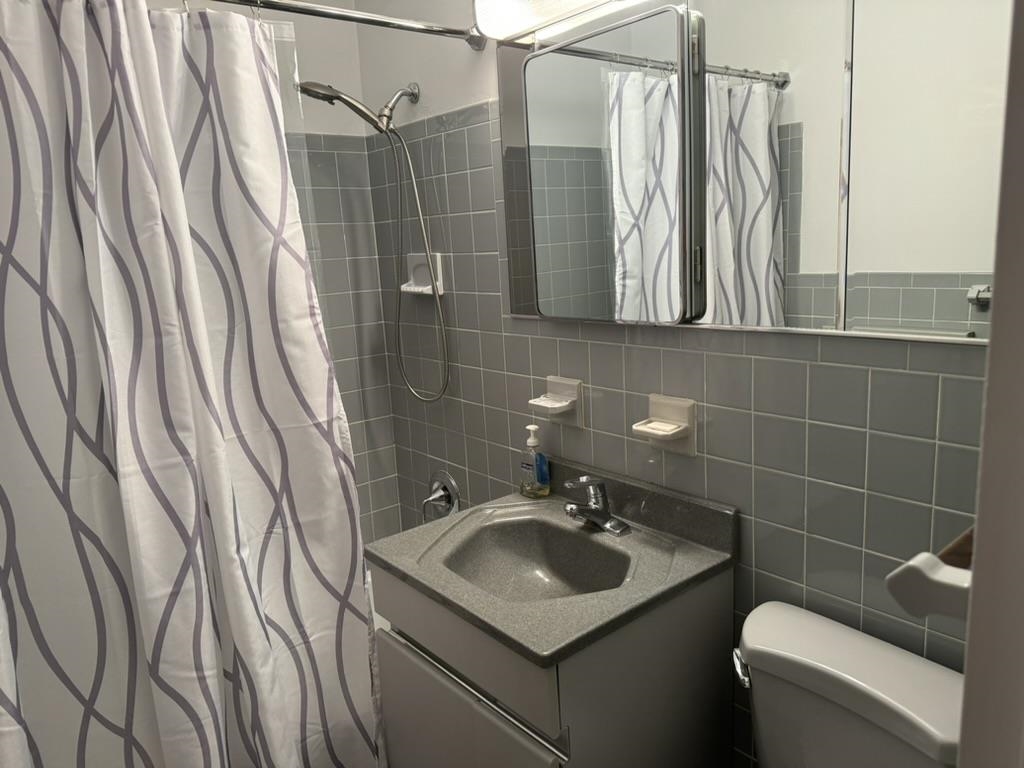 225 ST PAULS AVE Unit: 15L