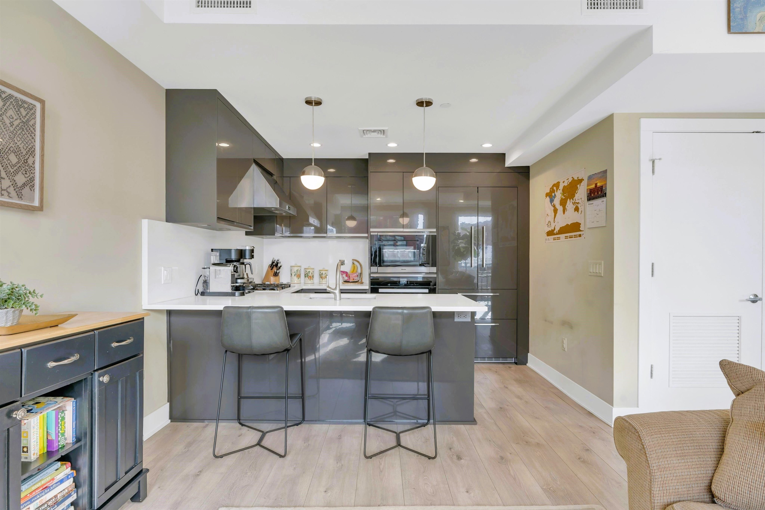 61 14TH ST Unit: PH4