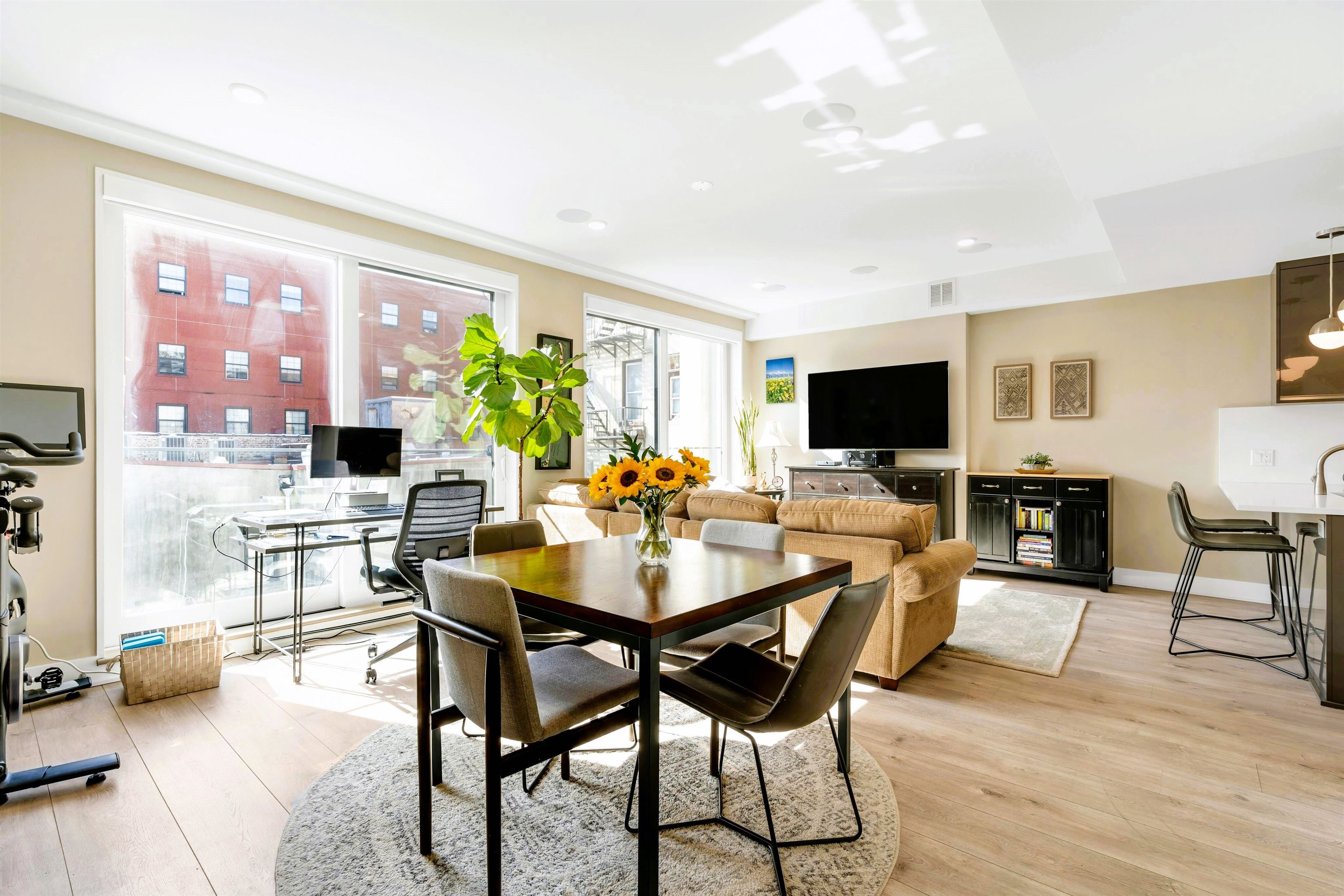 61 14TH ST Unit: PH4