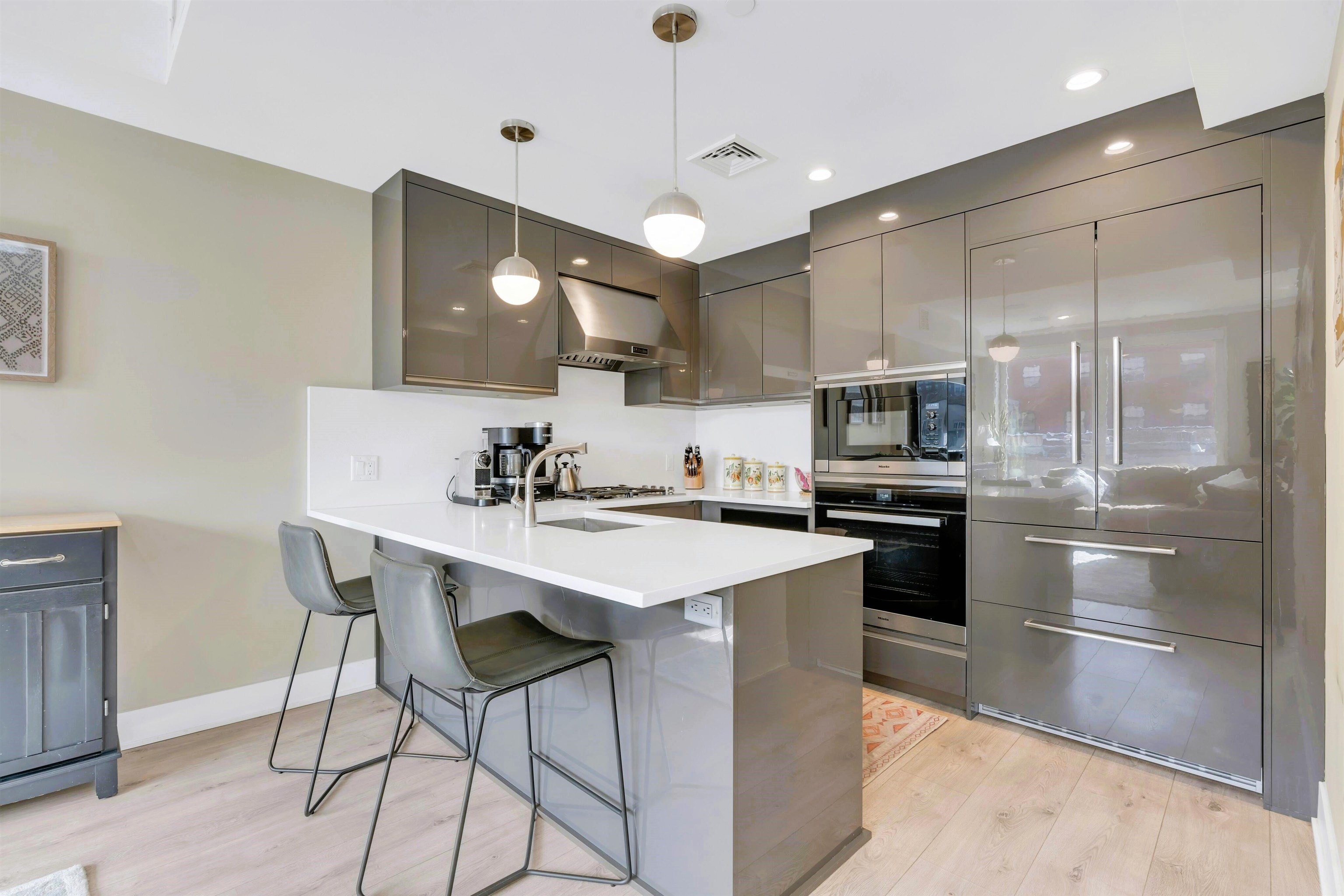 61 14TH ST Unit: PH4