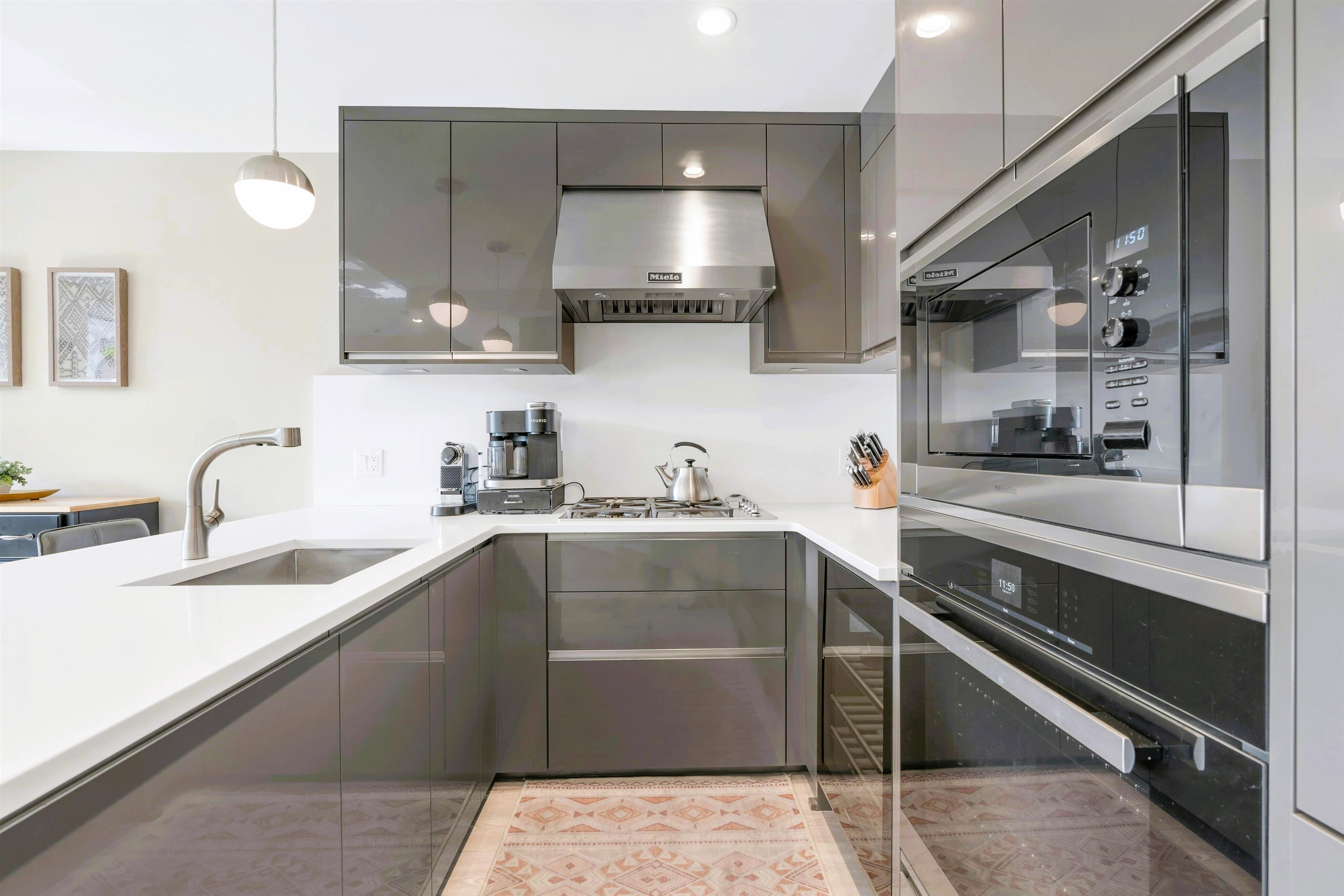 61 14TH ST Unit: PH4