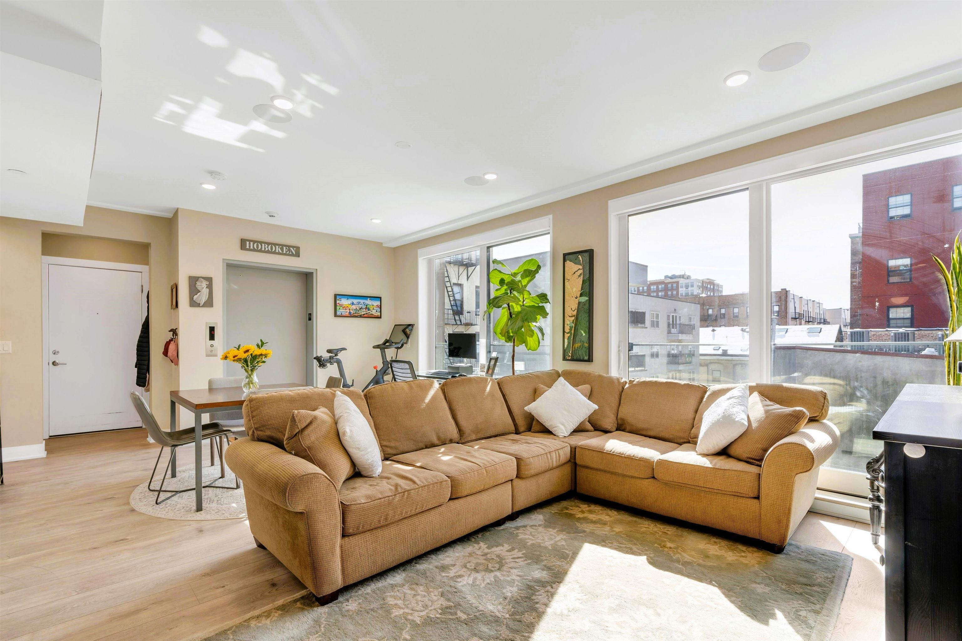 61 14TH ST Unit: PH4