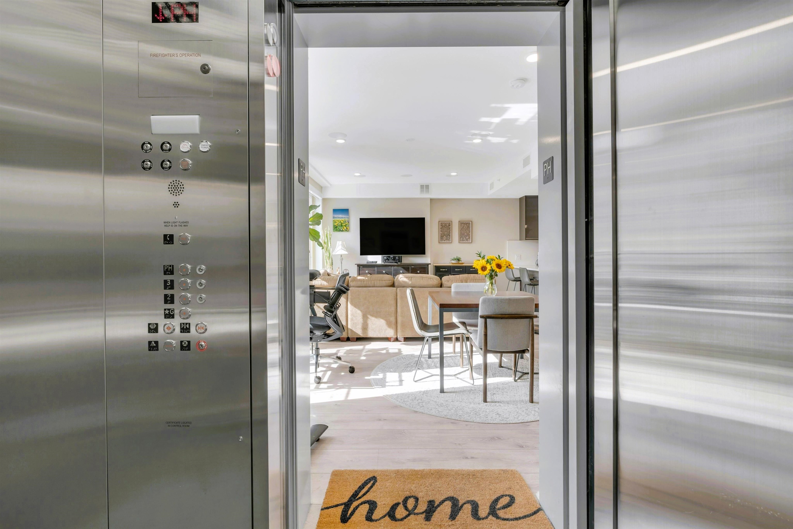 61 14TH ST Unit: PH4