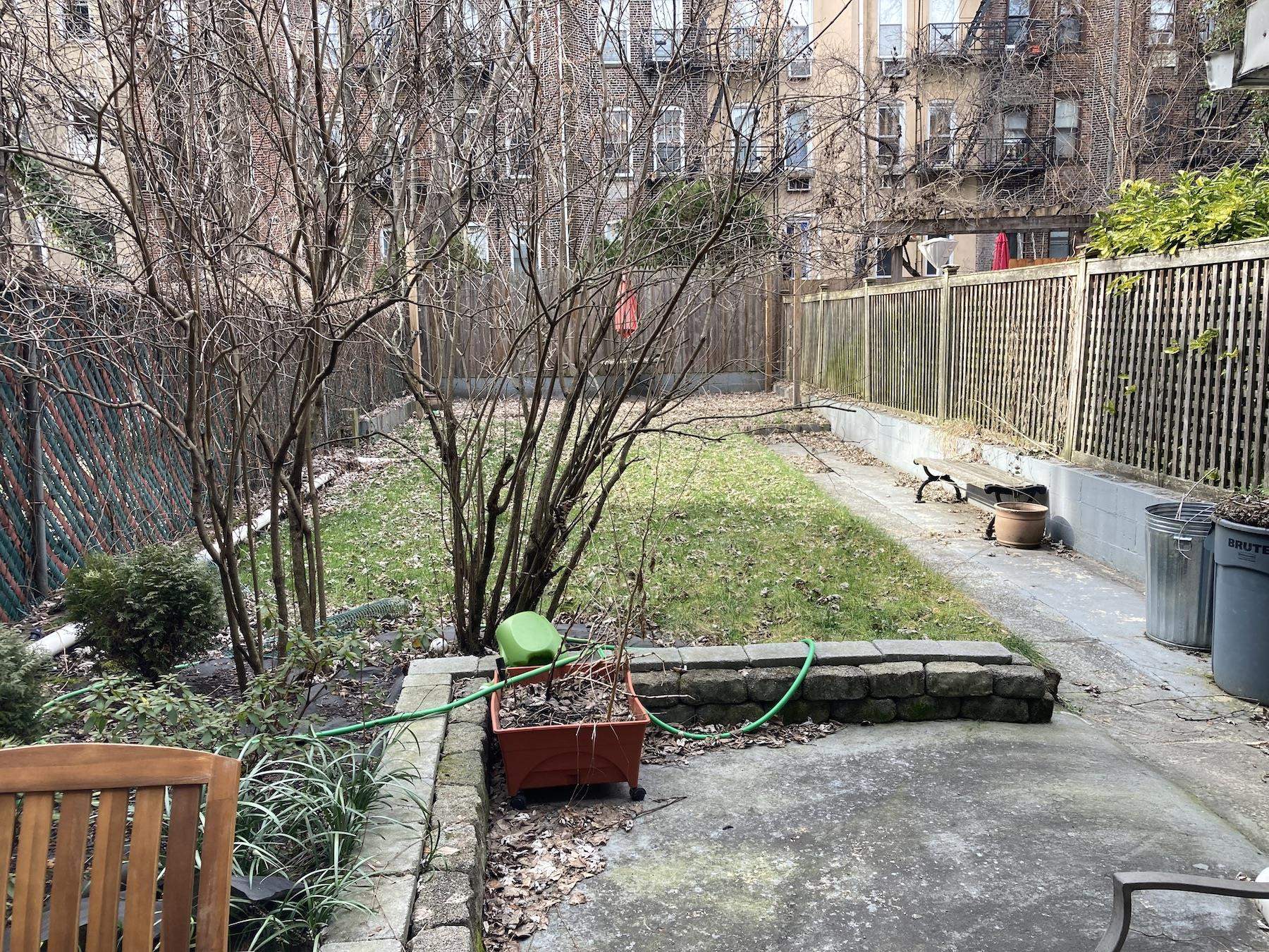 916 PARK AVE Unit: 1