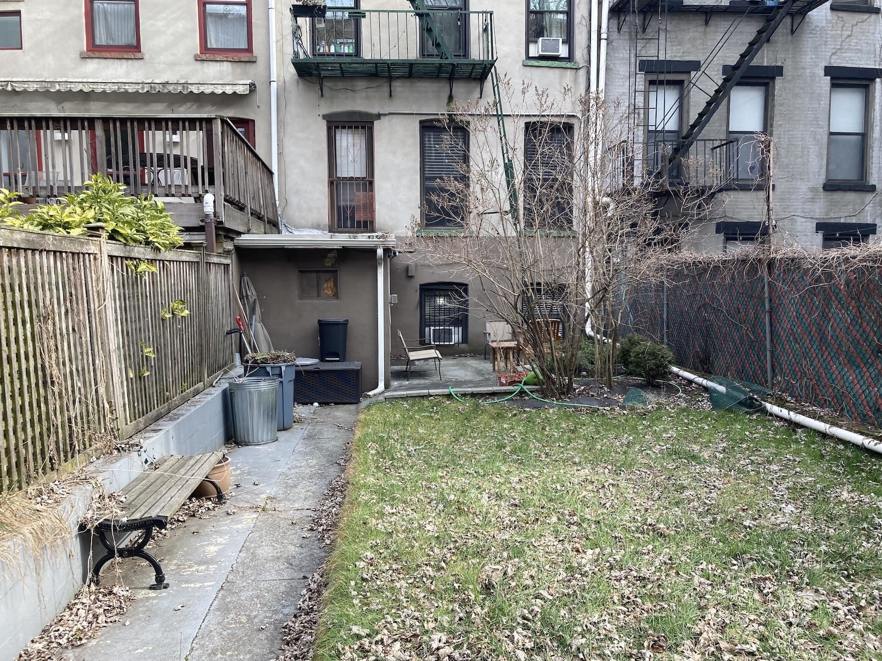 916 PARK AVE Unit: 1