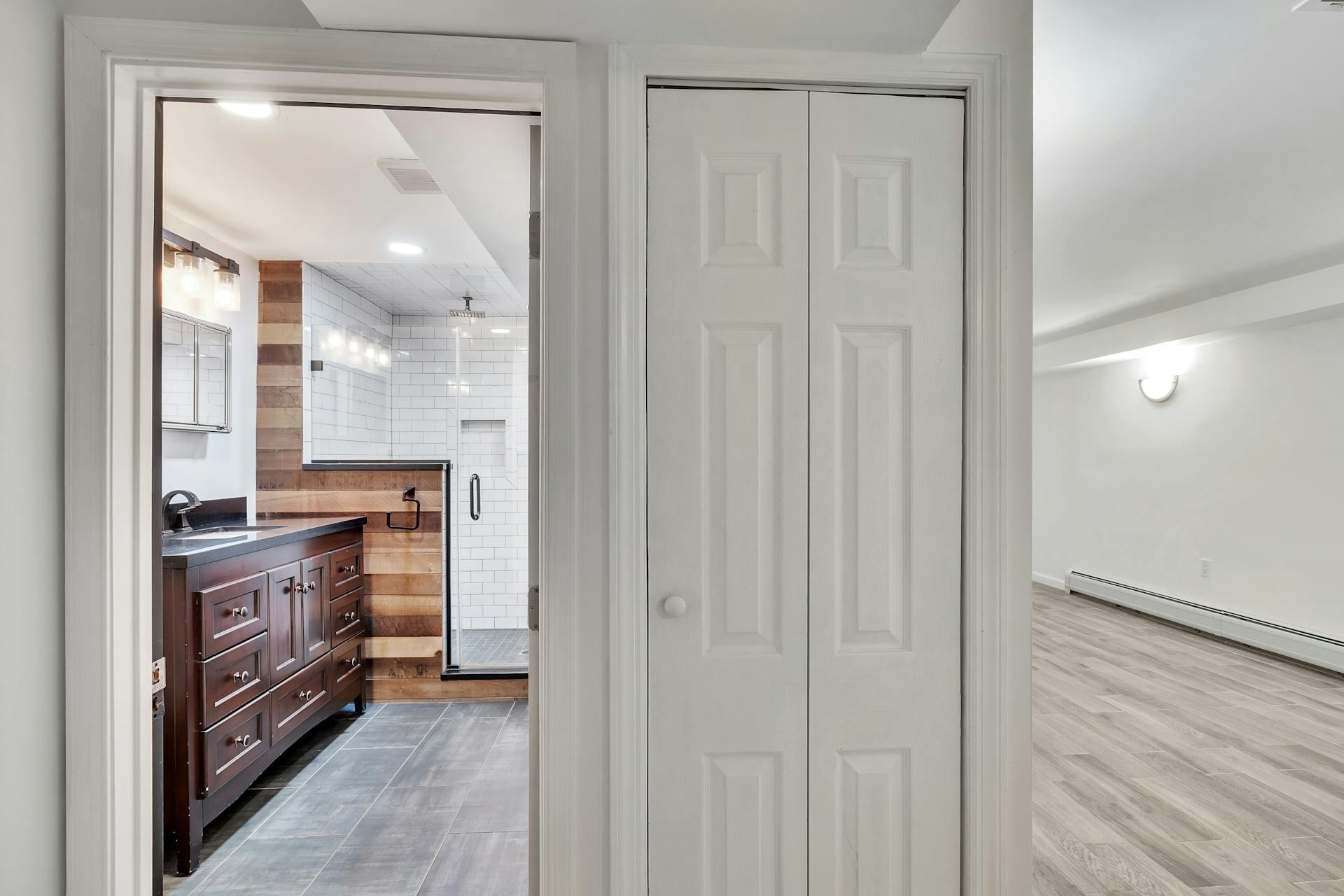 1228 PARK AVE Unit: B