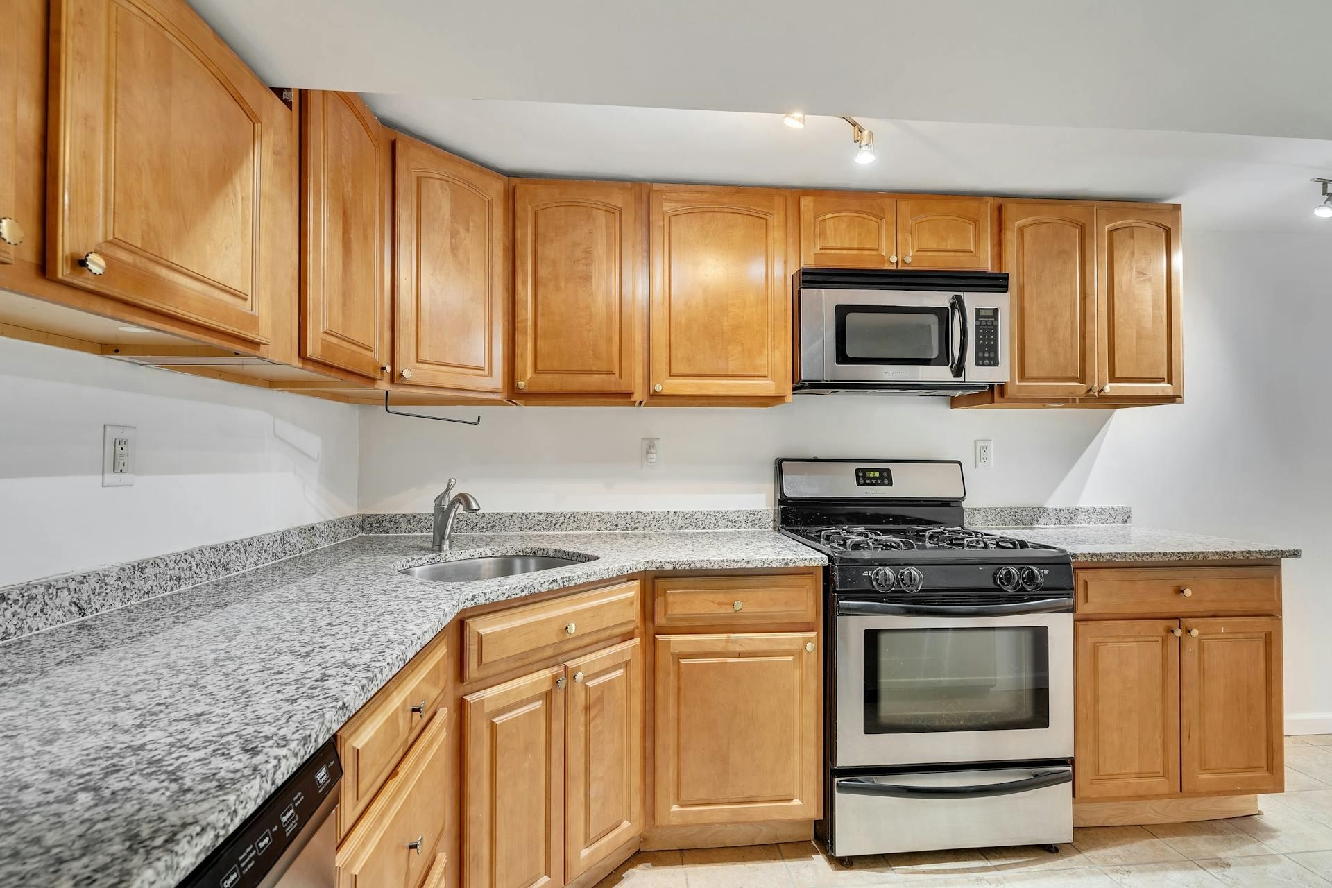 1228 PARK AVE Unit: B