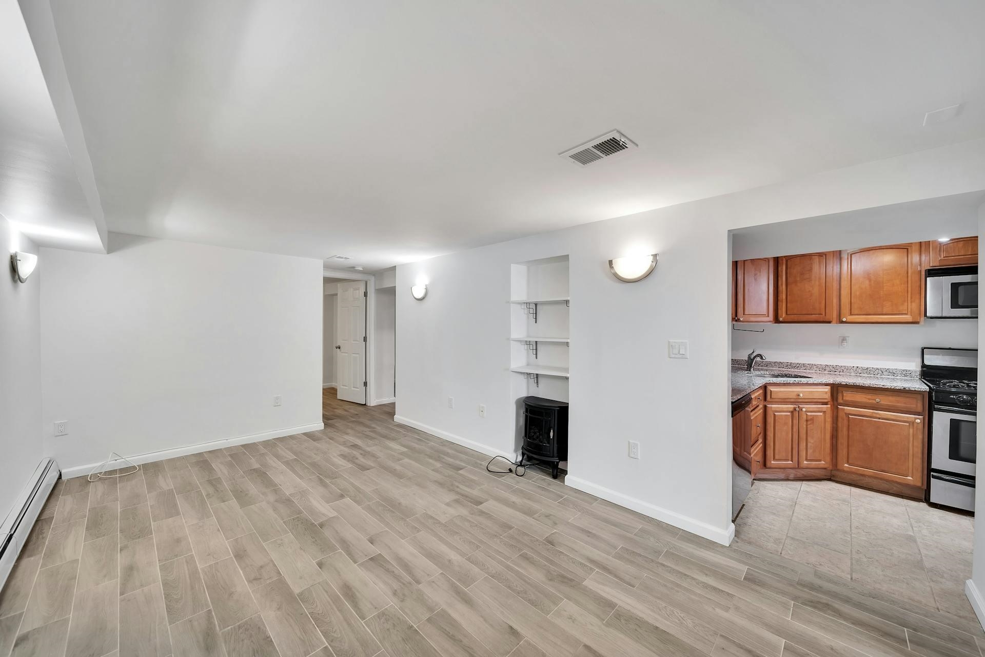 1228 PARK AVE Unit: B