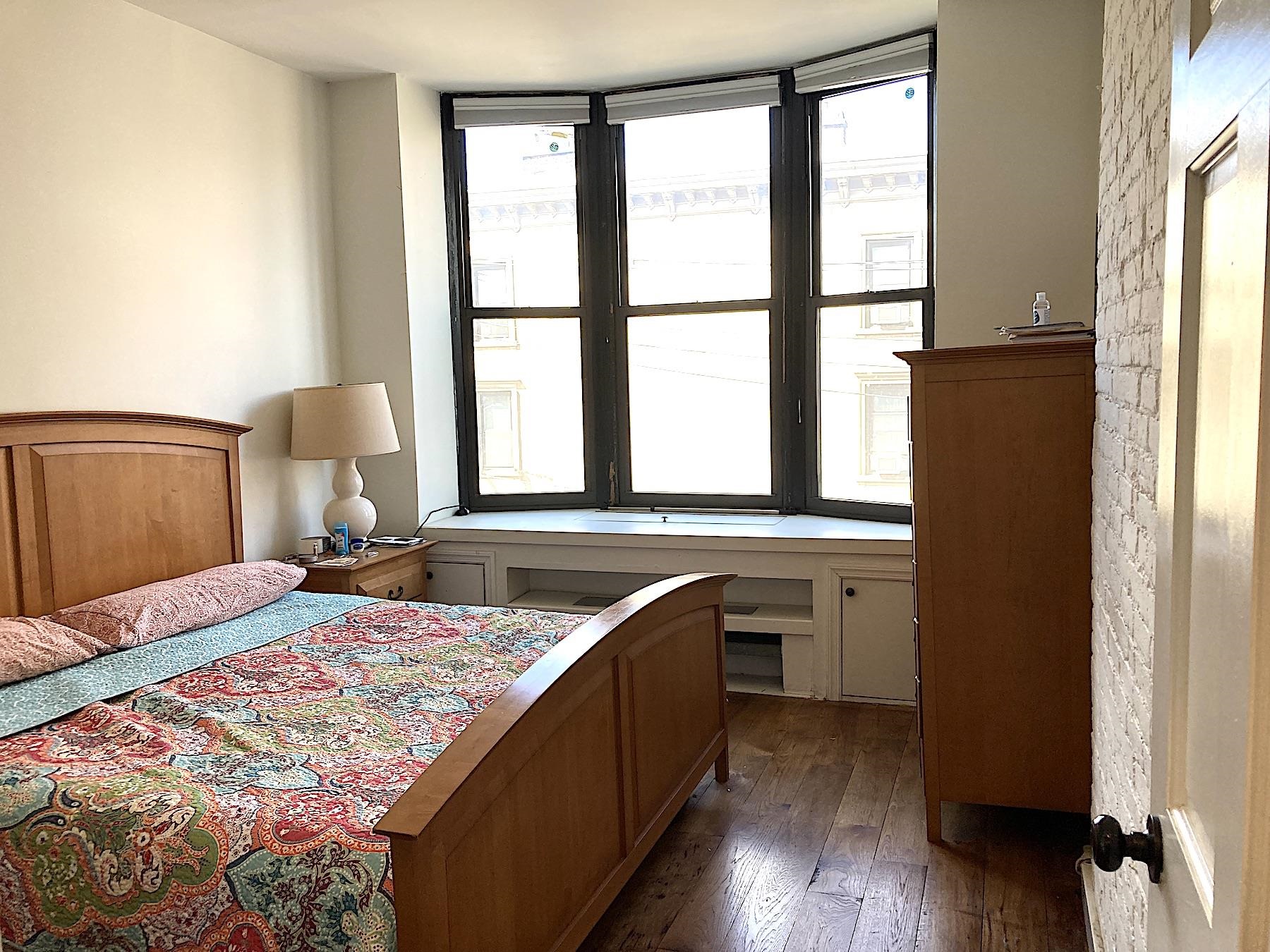 294 BARROW ST Unit: 4