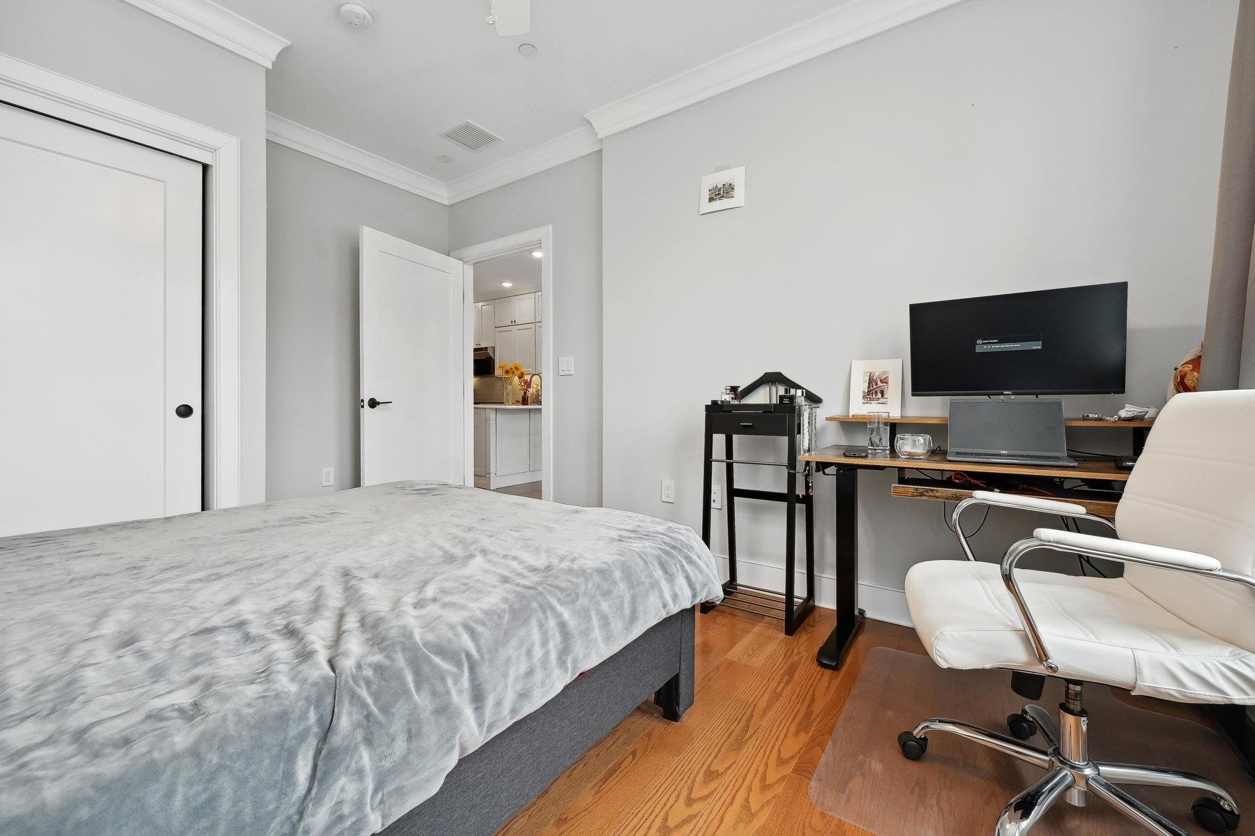 28 BRIGHT ST Unit: 301