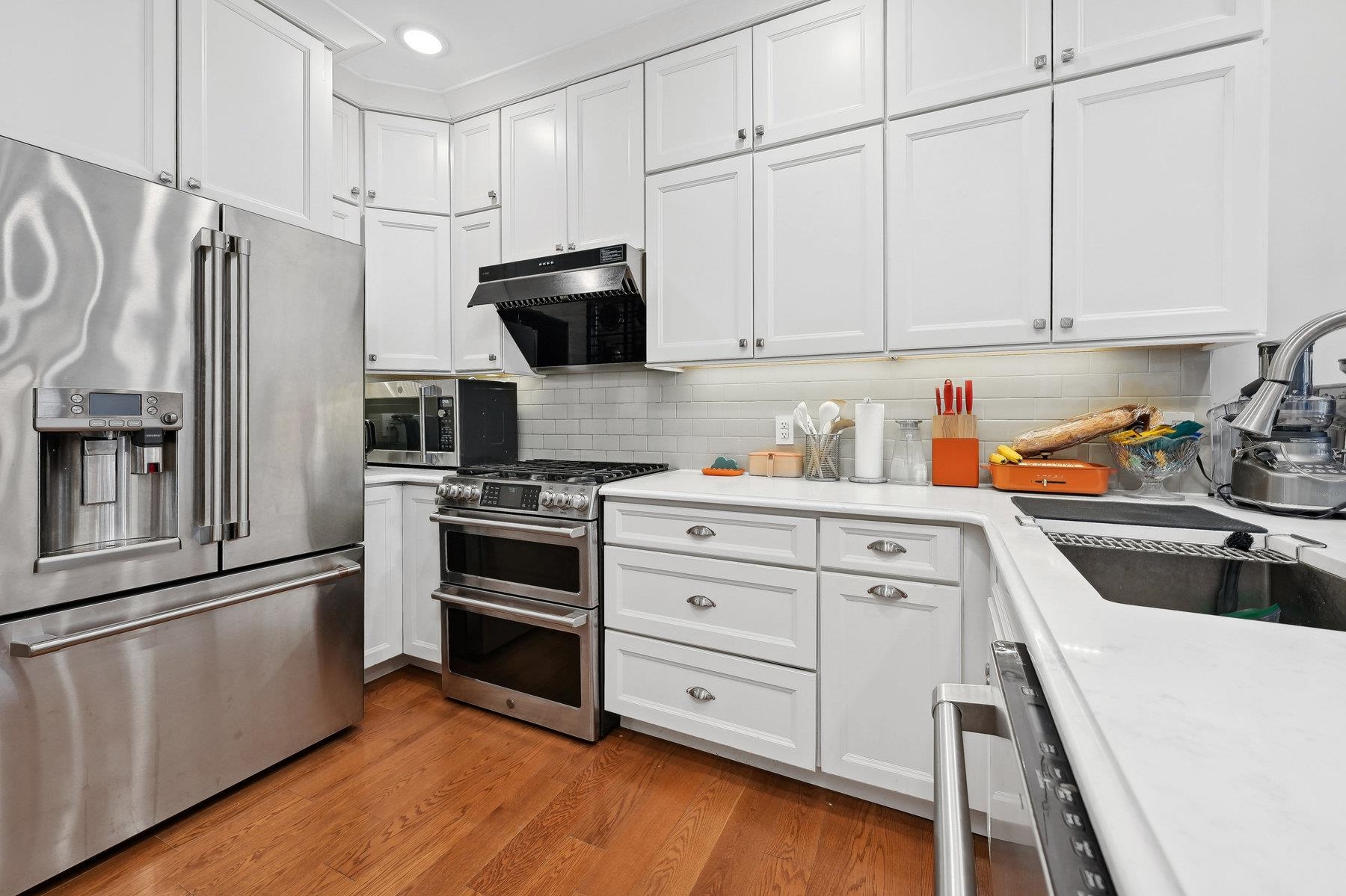 28 BRIGHT ST Unit: 301