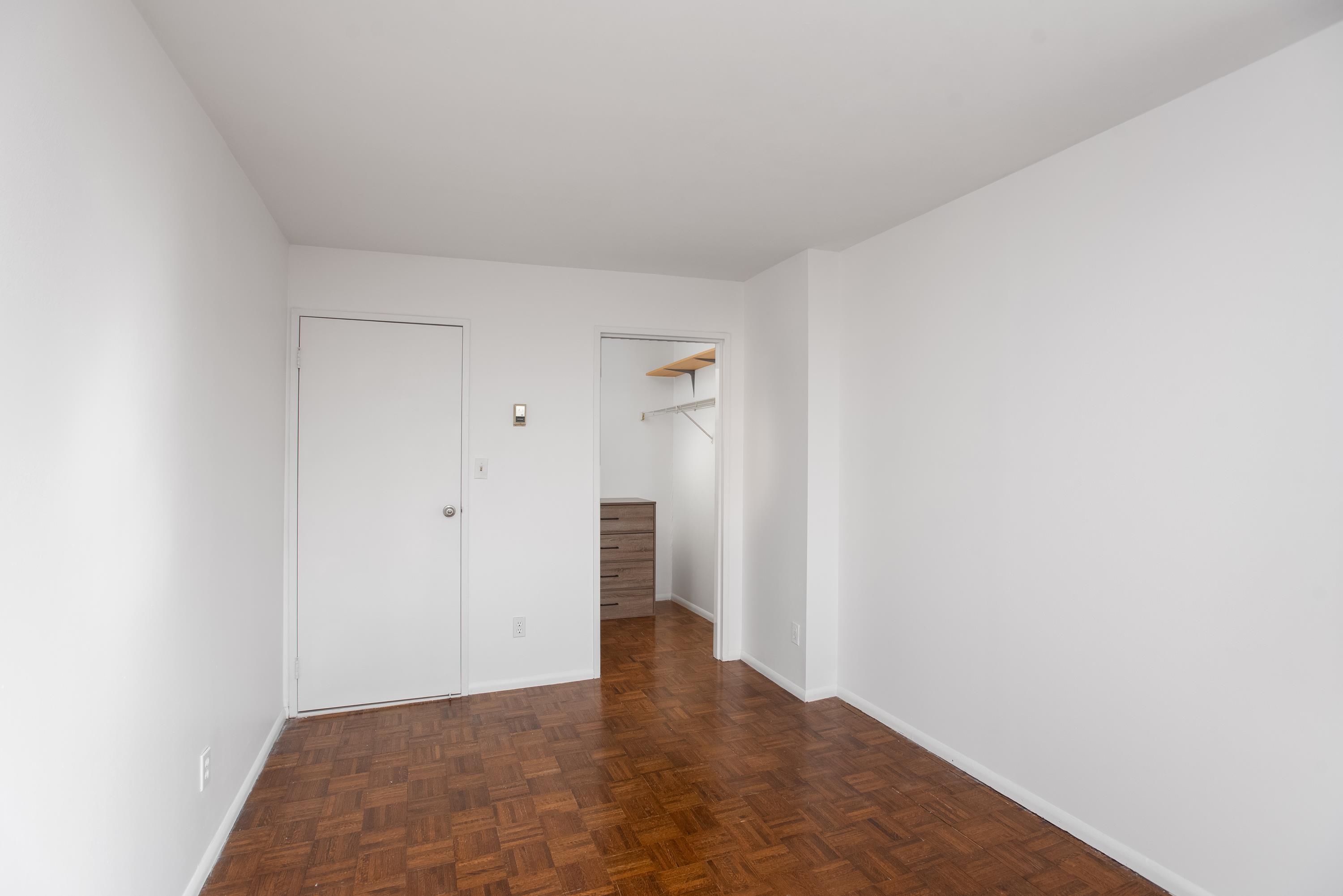 300 NEWARK ST Unit: 7E