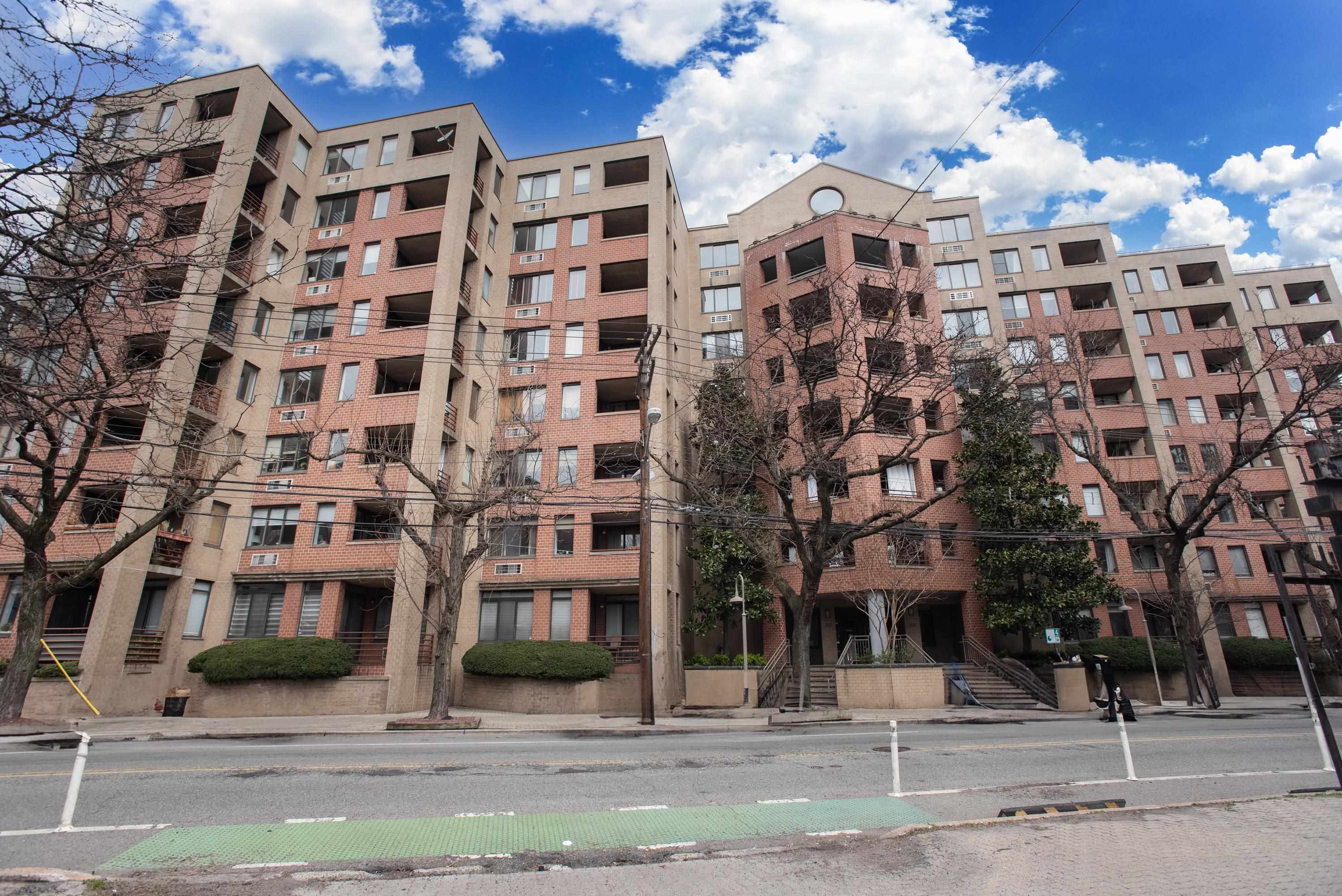 300 NEWARK ST Unit: 7E