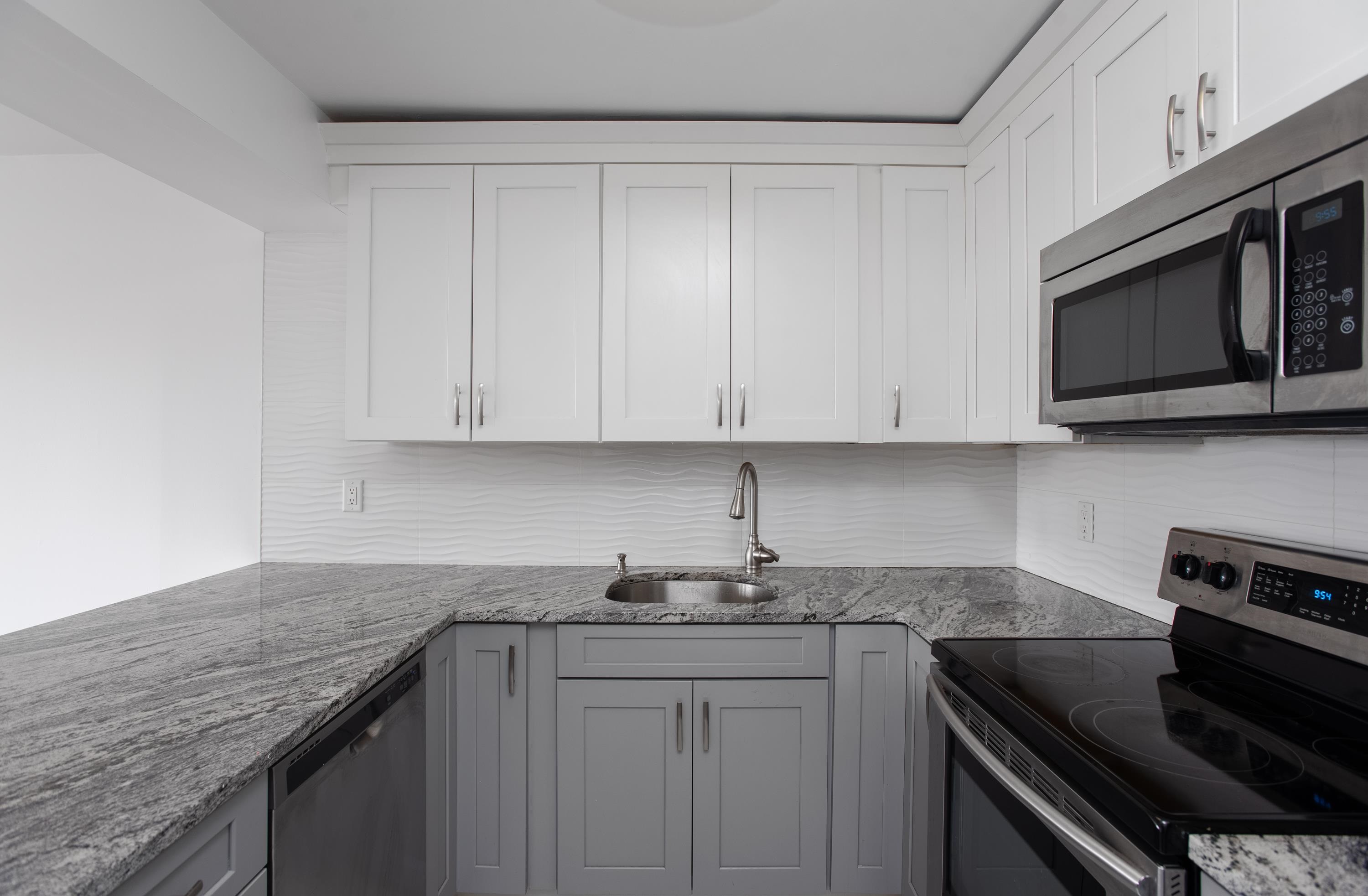 300 NEWARK ST Unit: 7E