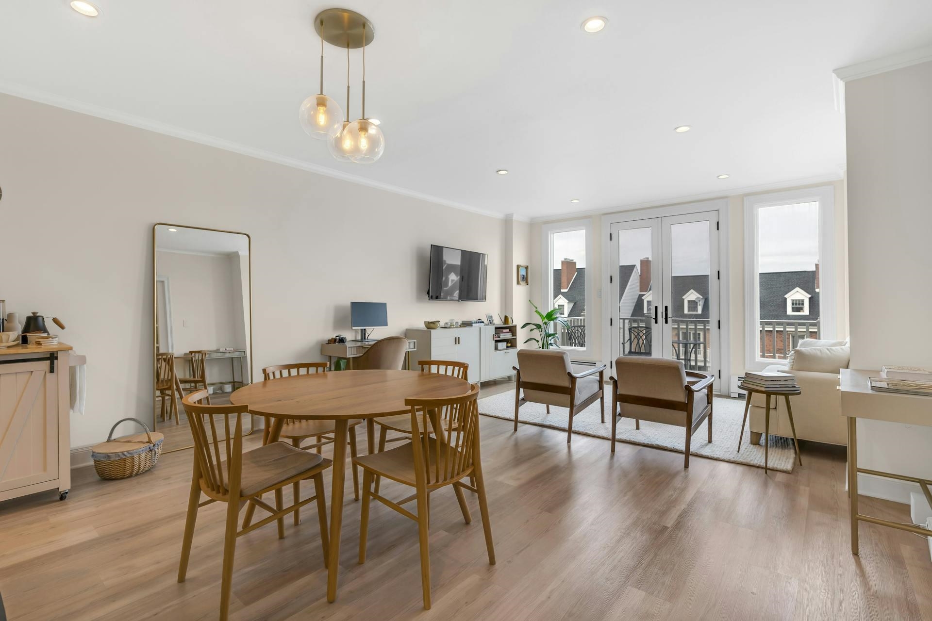 203 SHEARWATER CT WEST Unit: 33