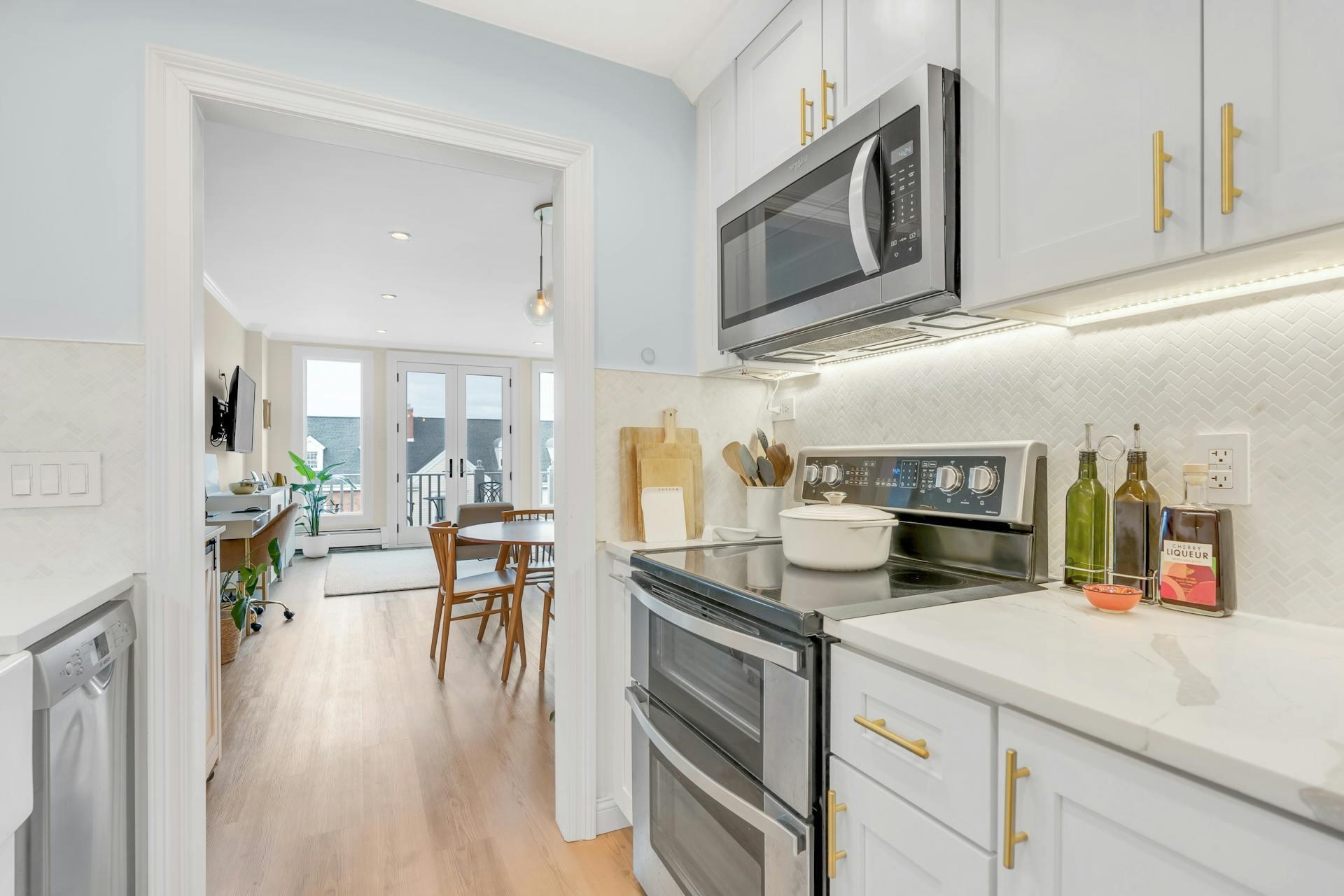 203 SHEARWATER CT WEST Unit: 33