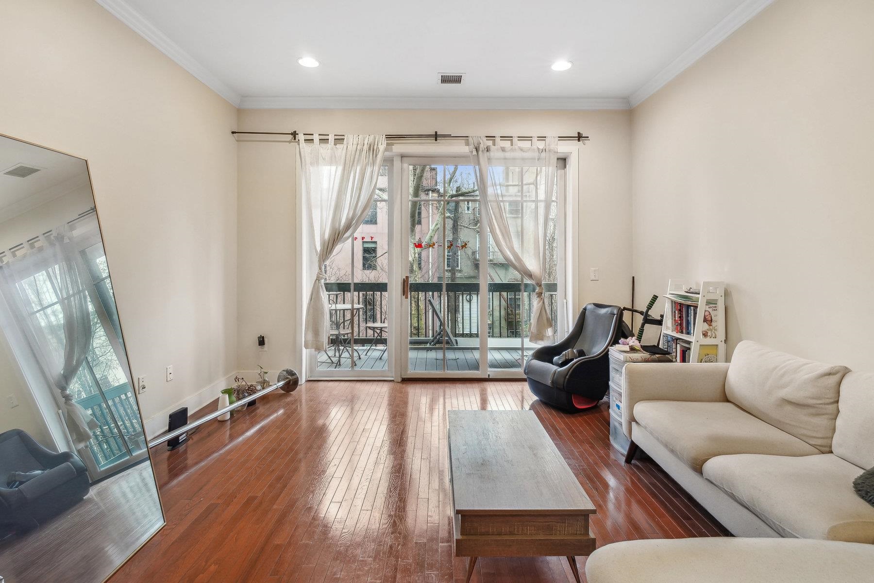 61 GRAND ST Unit: 2C