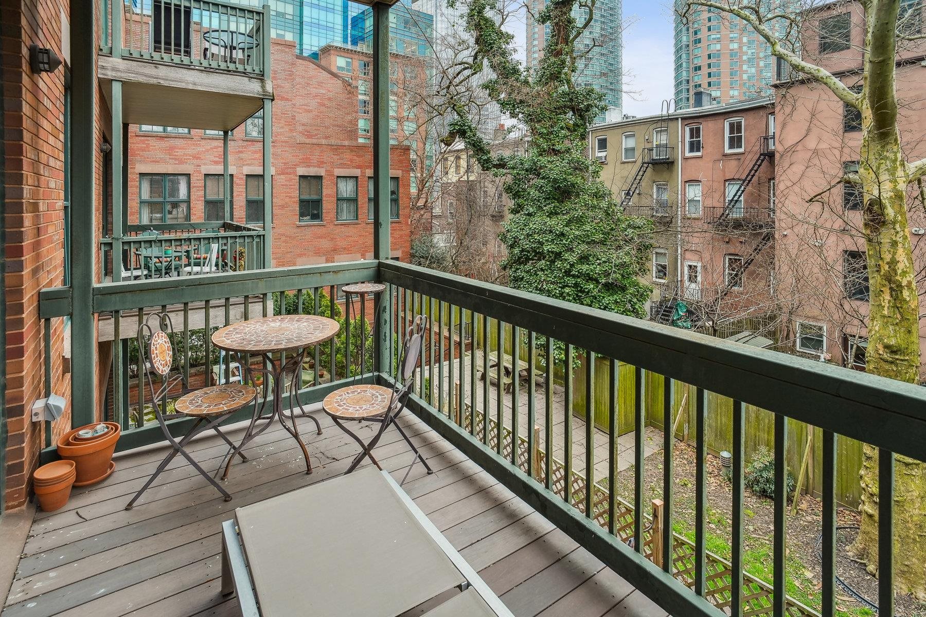 61 GRAND ST Unit: 2C