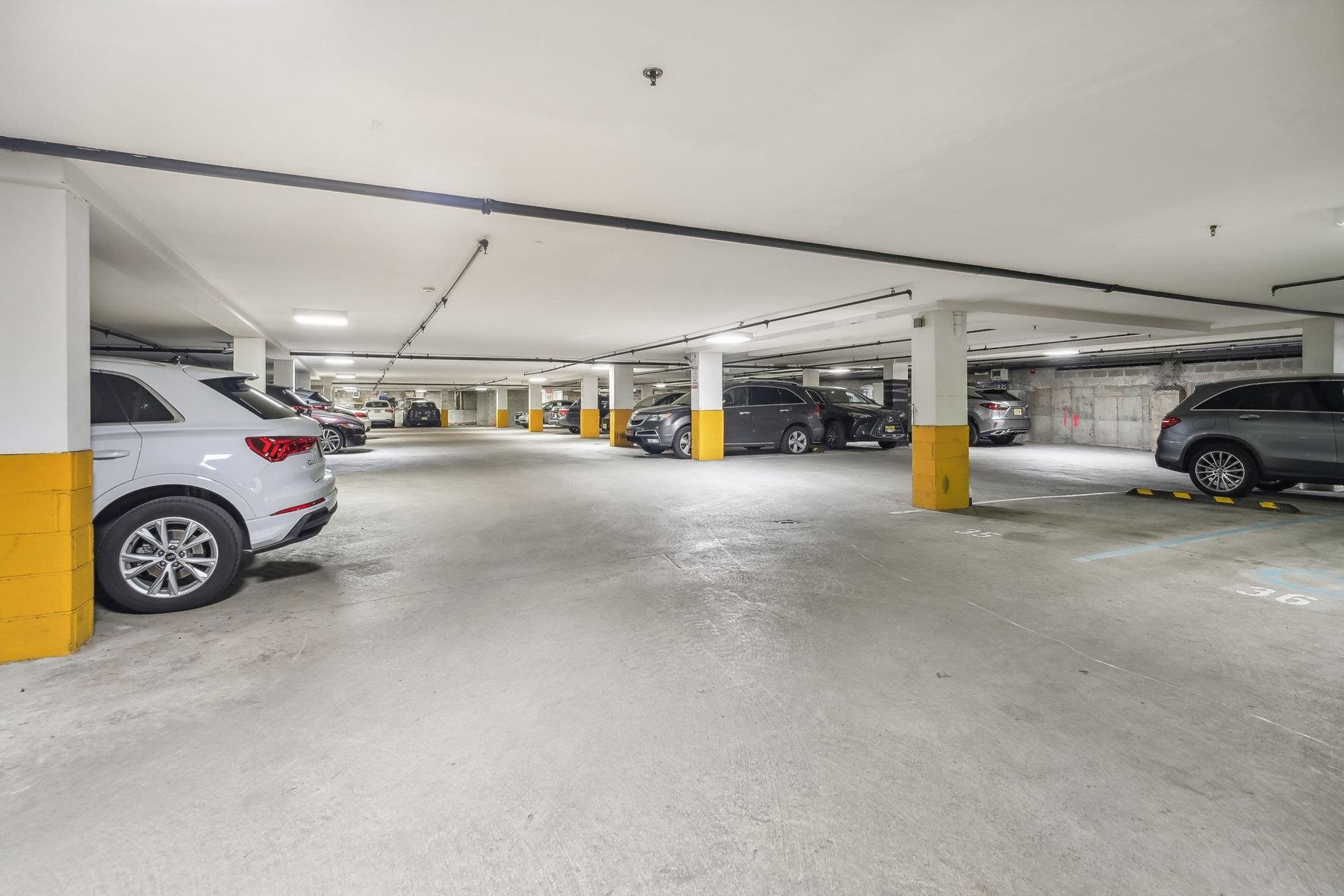 61 GRAND ST Unit: 2C