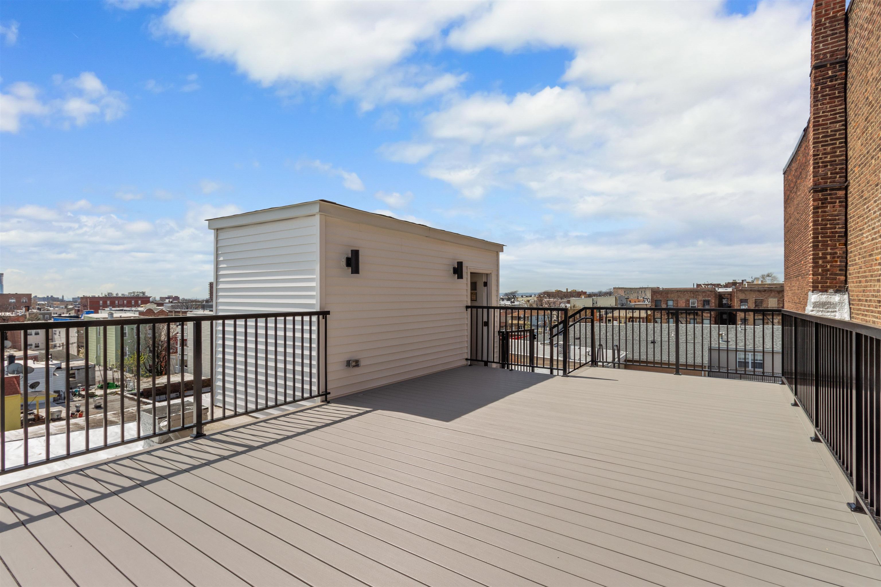 1205 NEW YORK AVE Unit: 3