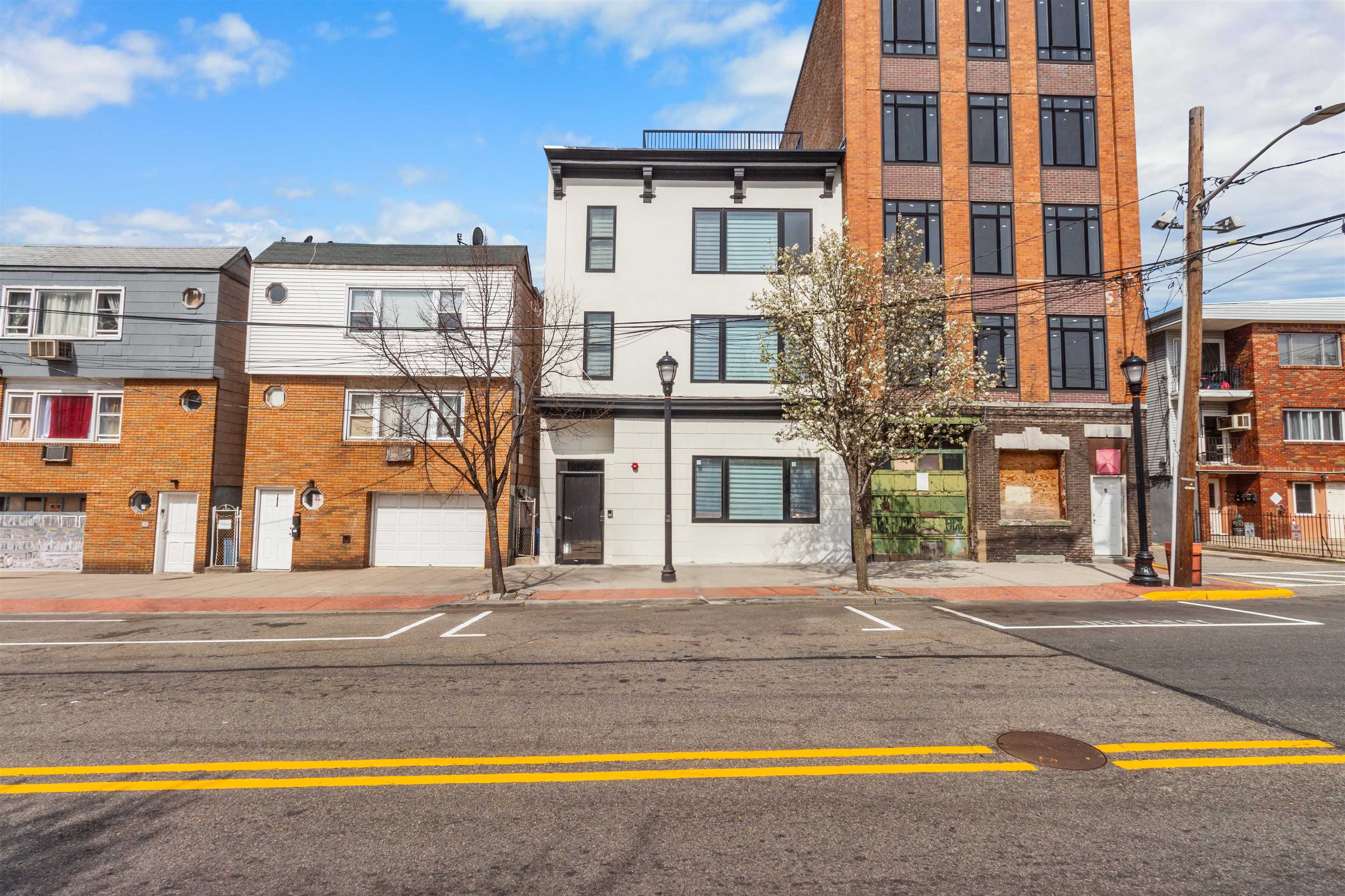 1205 NEW YORK AVE Unit: 3