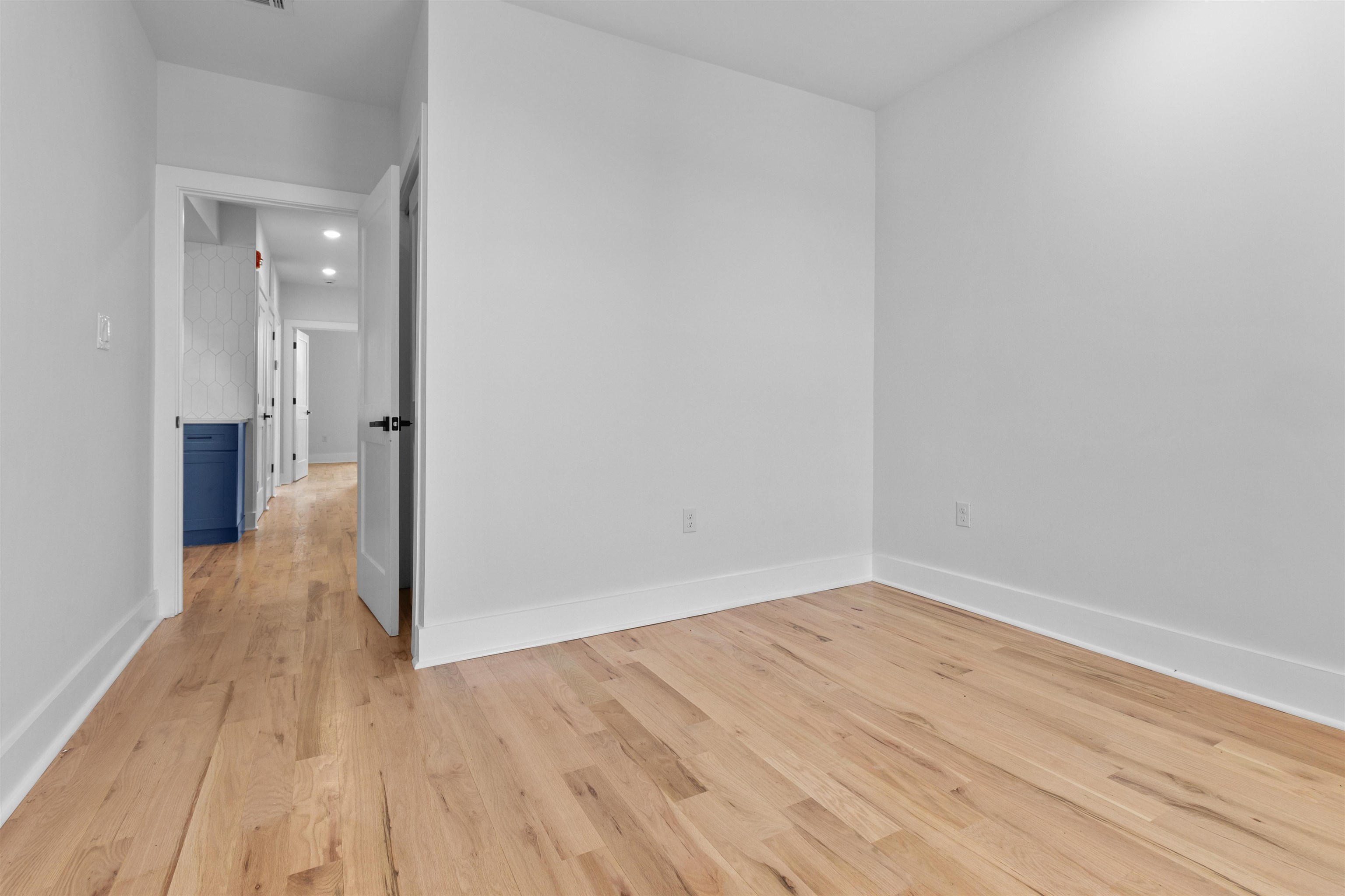 1205 NEW YORK AVE Unit: 3