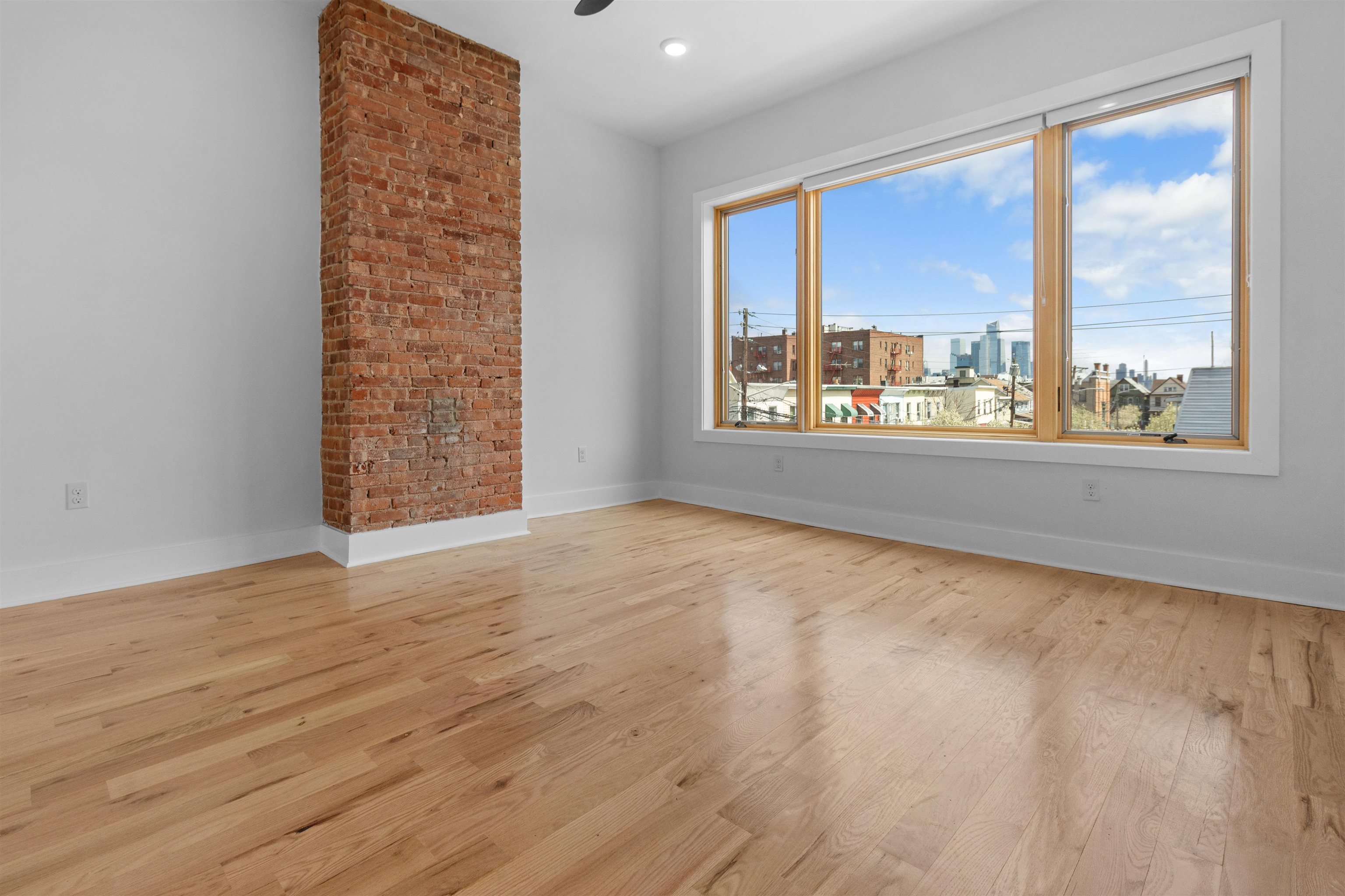 1205 NEW YORK AVE Unit: 3