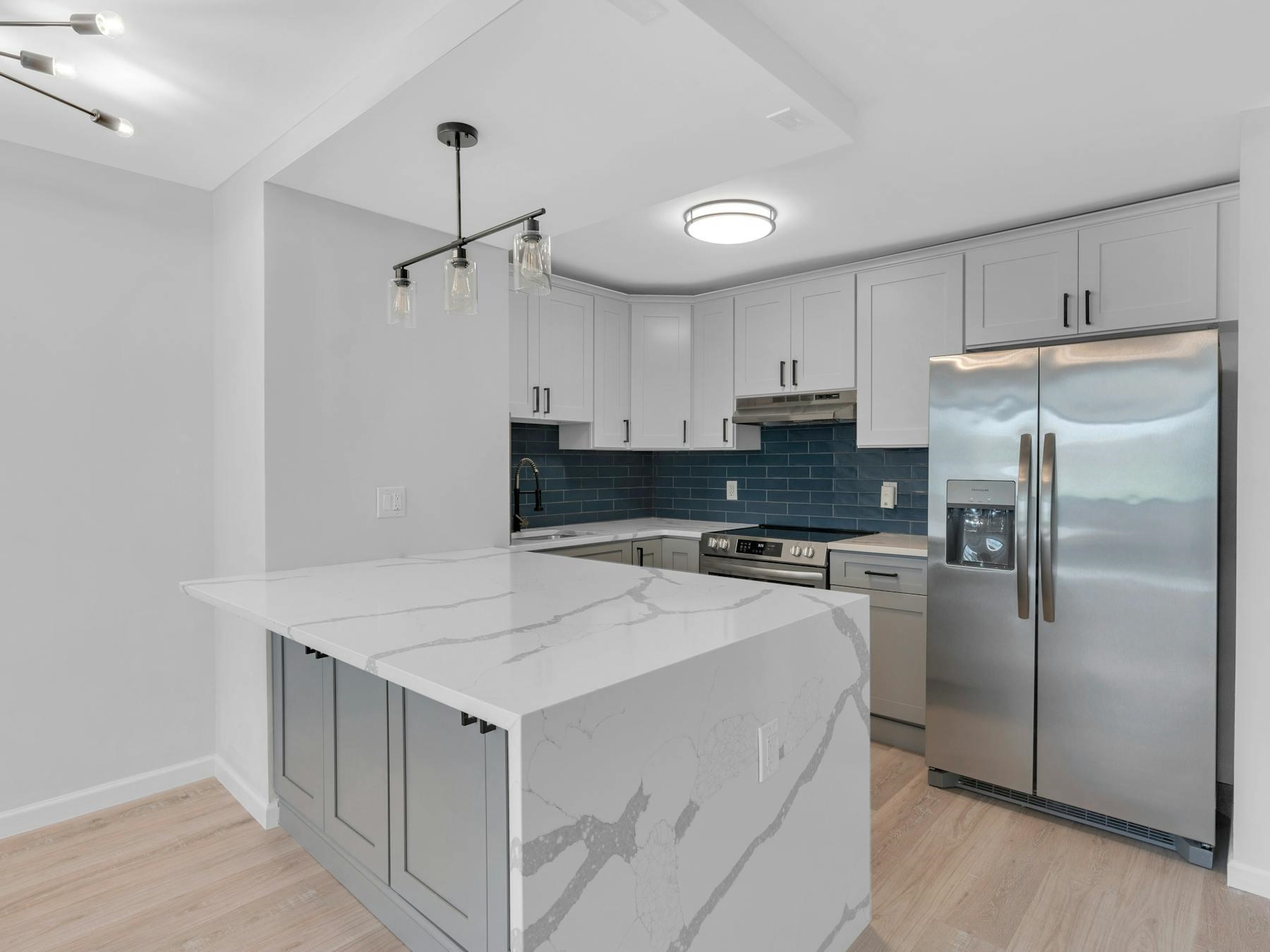 300 NEWARK ST Unit: 4H