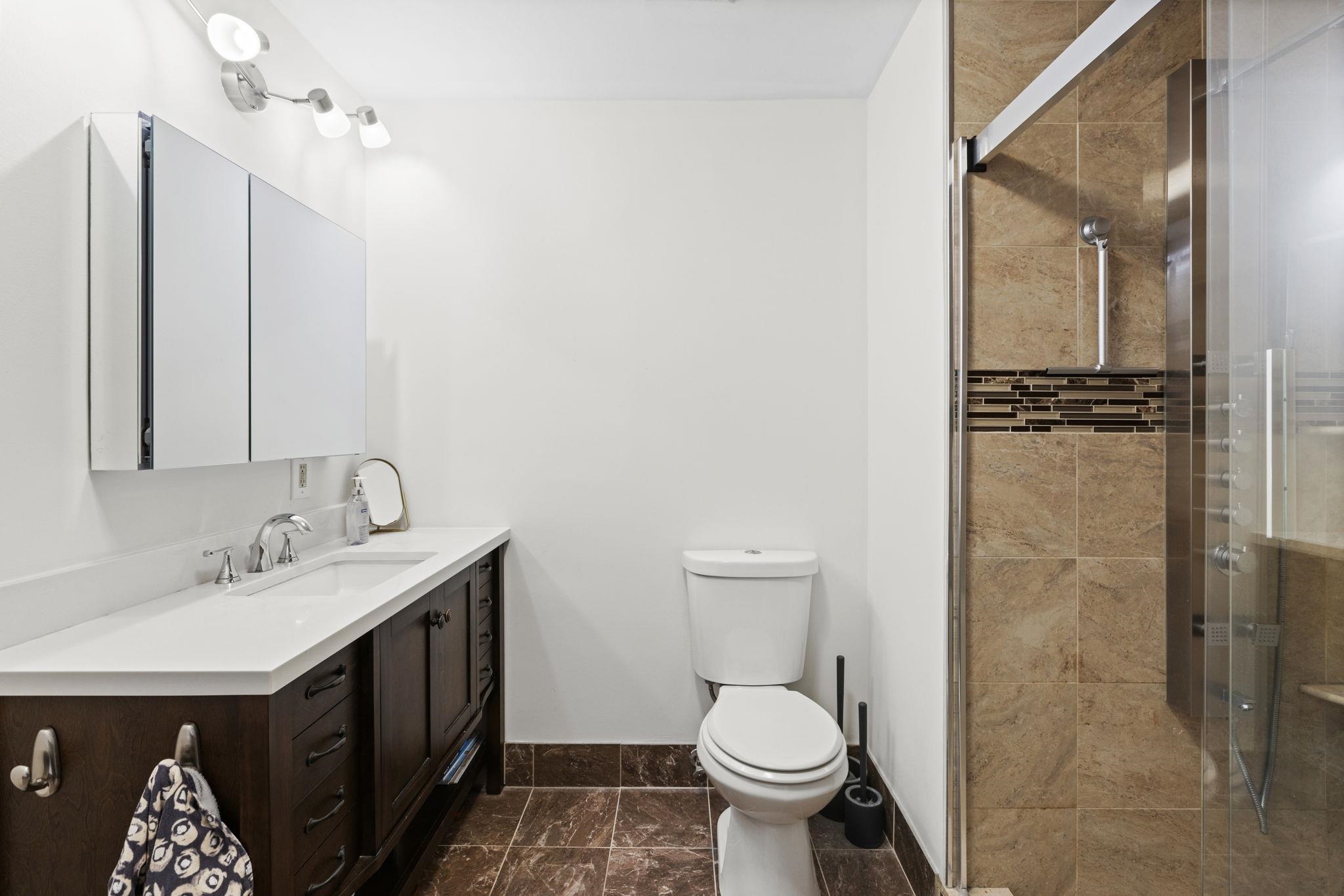 711 CLINTON ST Unit: 4D