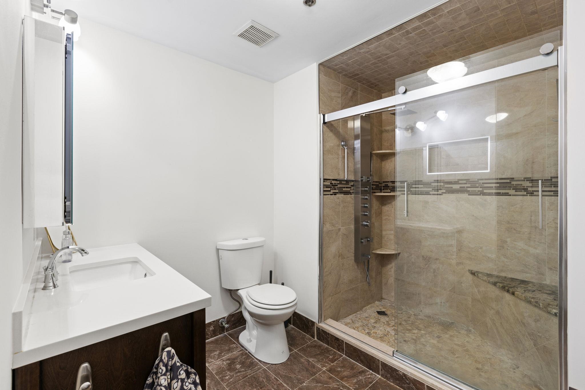 711 CLINTON ST Unit: 4D