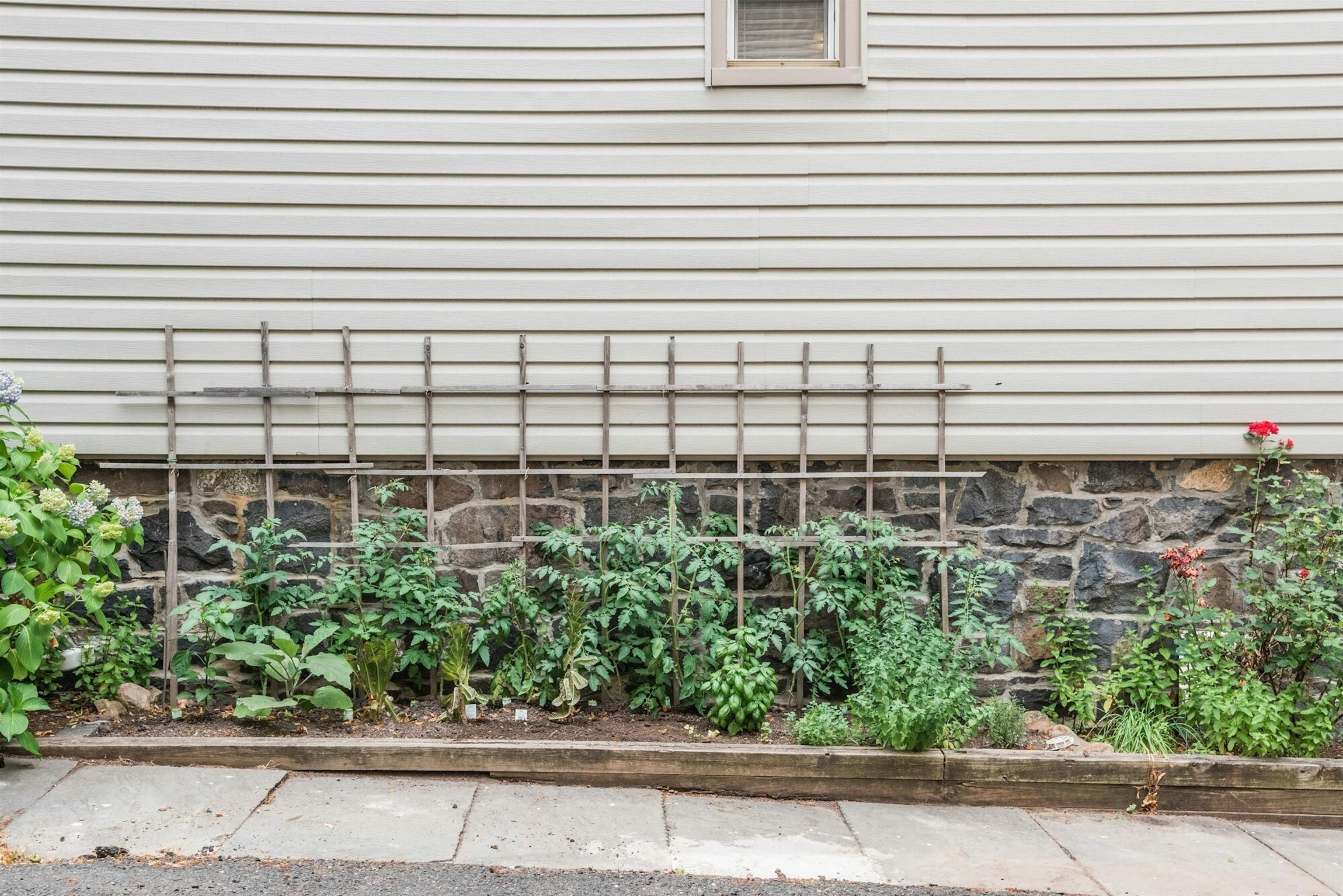 62 BOORAEM AVE Unit: 2