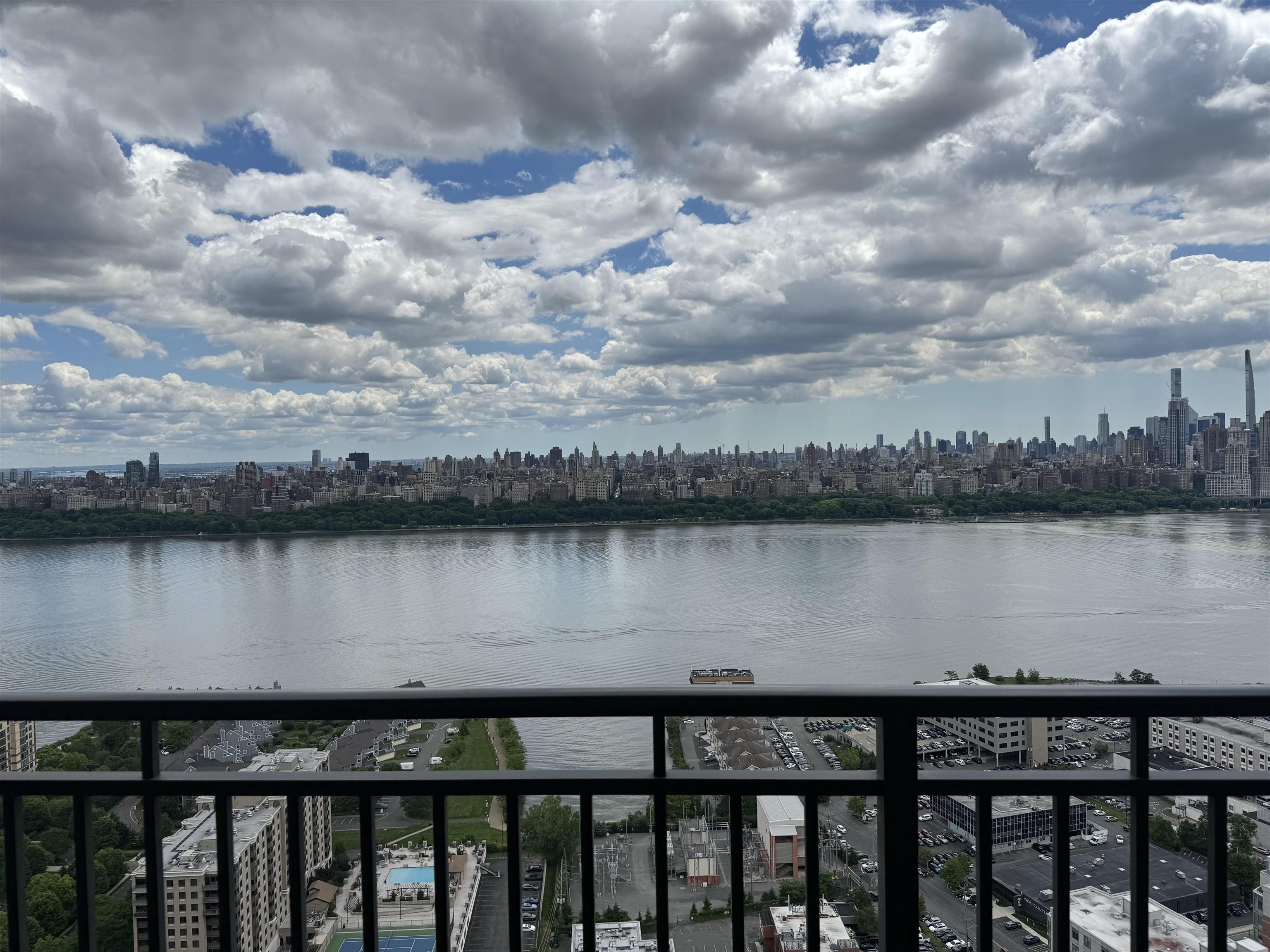 7855 BLVD EAST Unit: 28E