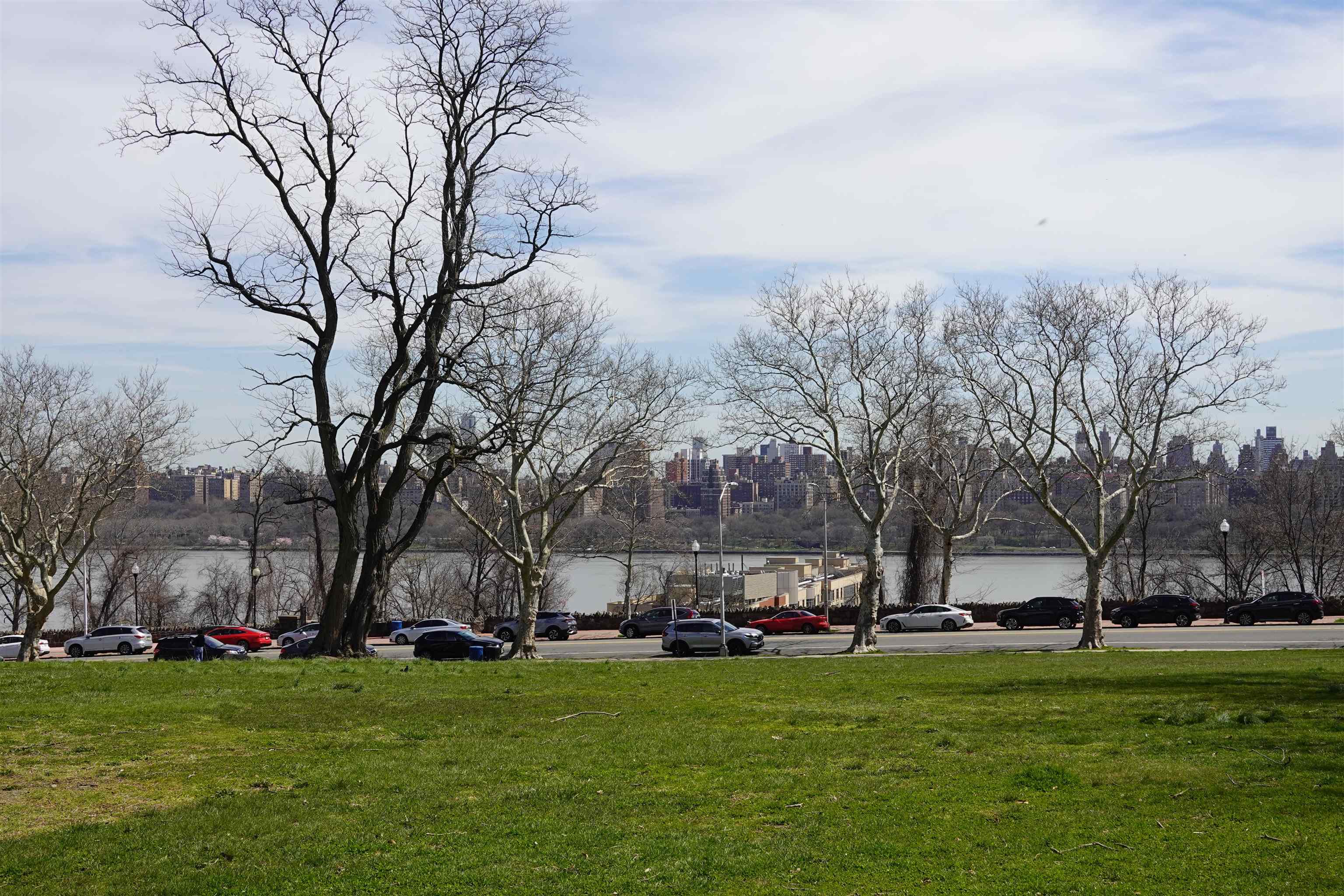 7855 BLVD EAST Unit: 28E