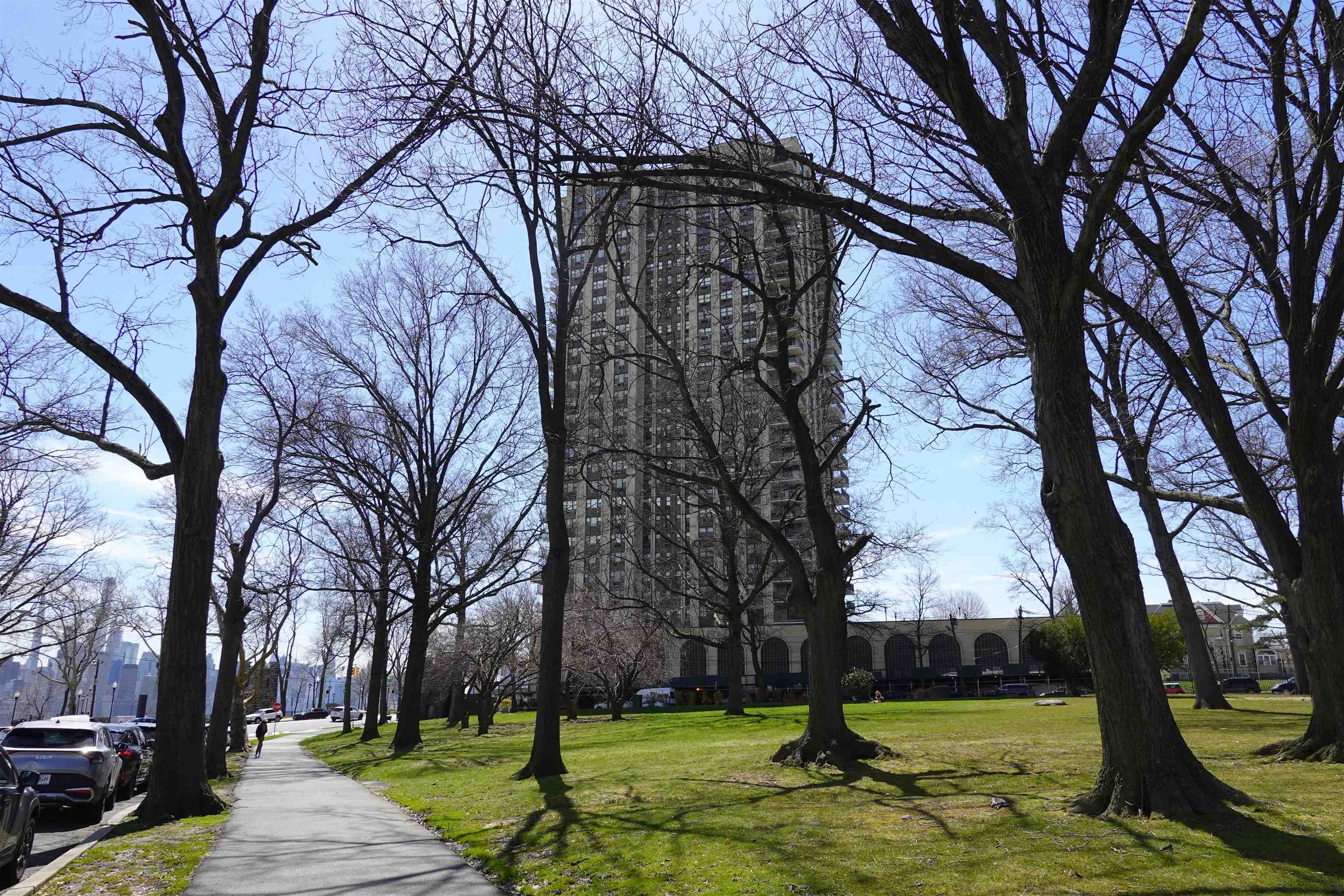 7855 BLVD EAST Unit: 28E