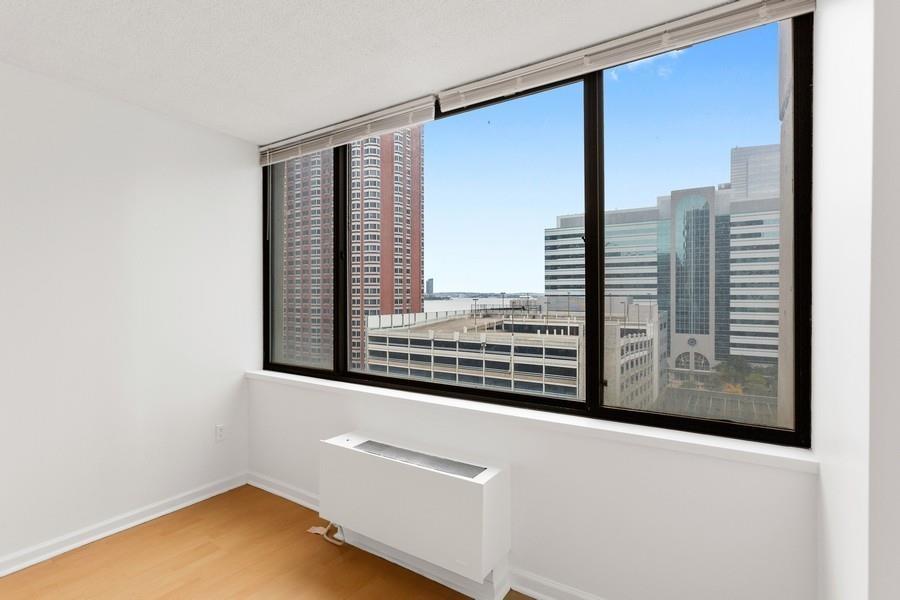 45 RIVER DR SOUTH Unit: 1205