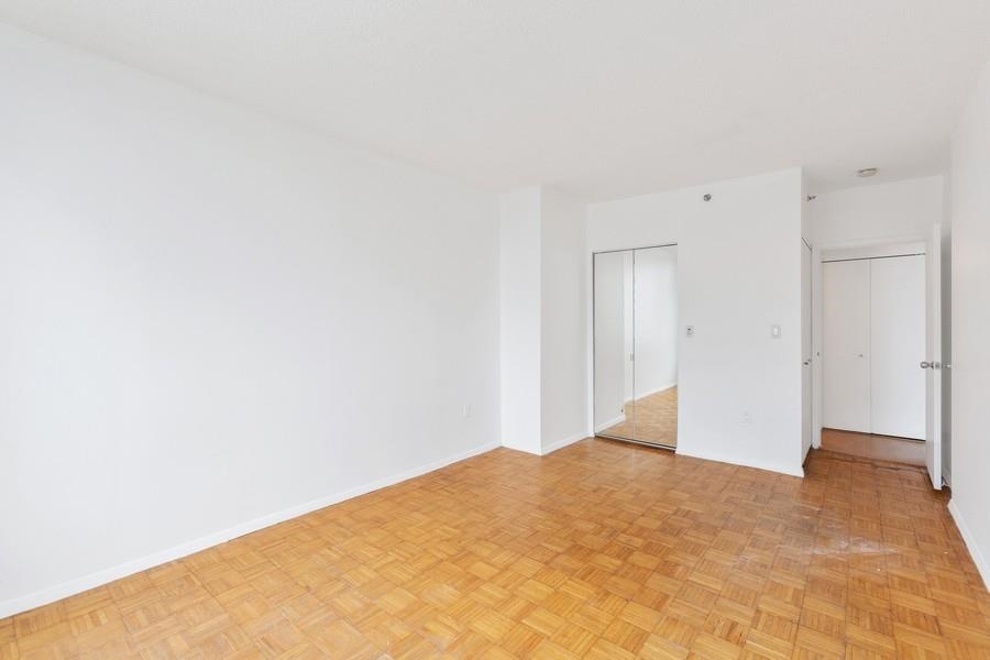 45 RIVER DR SOUTH Unit: 1205