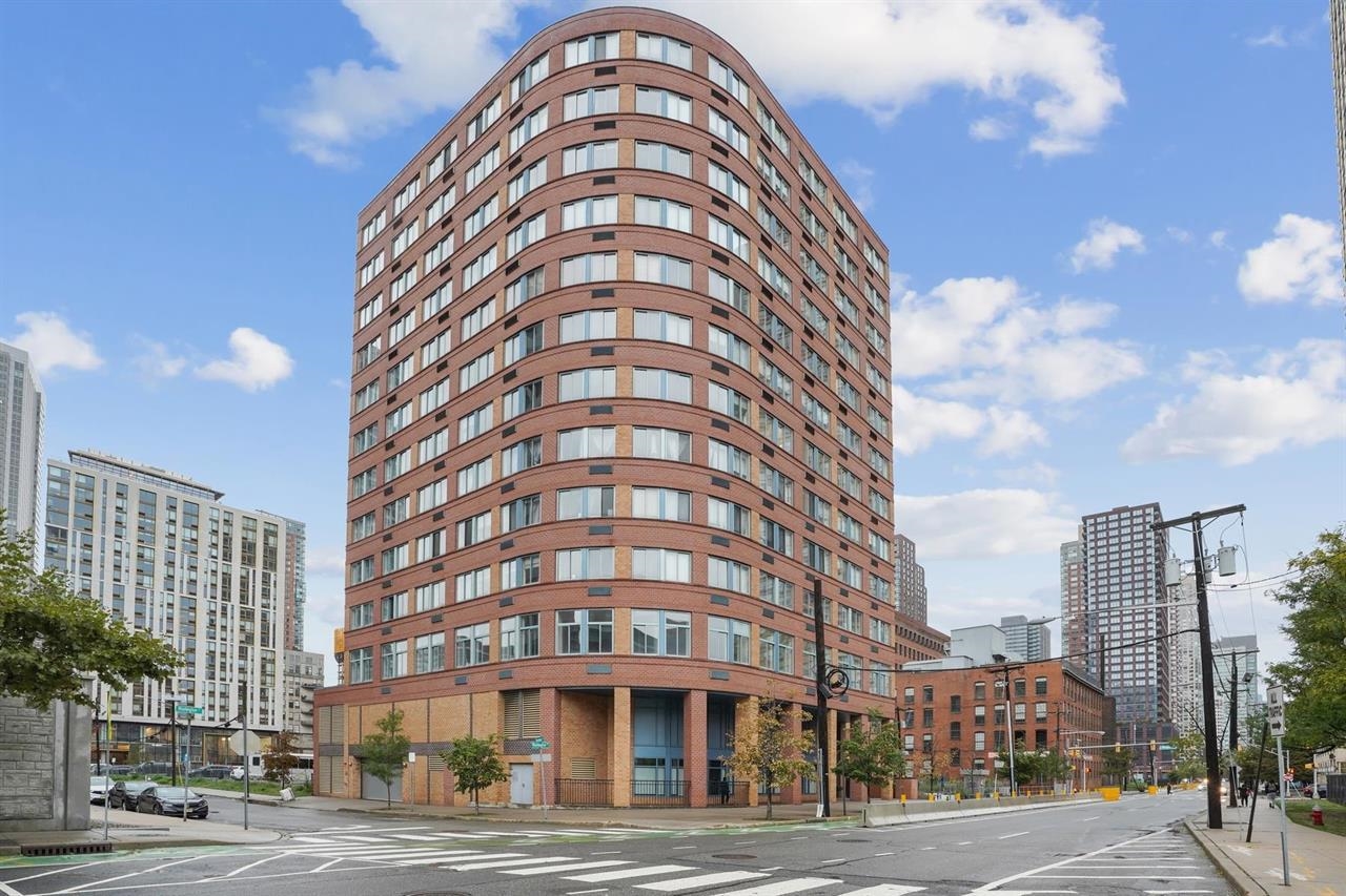 311 WASHINGTON ST Unit: 8E