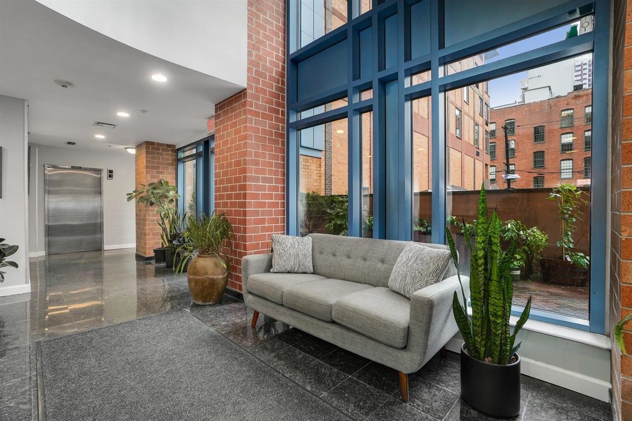 311 WASHINGTON ST Unit: 8E