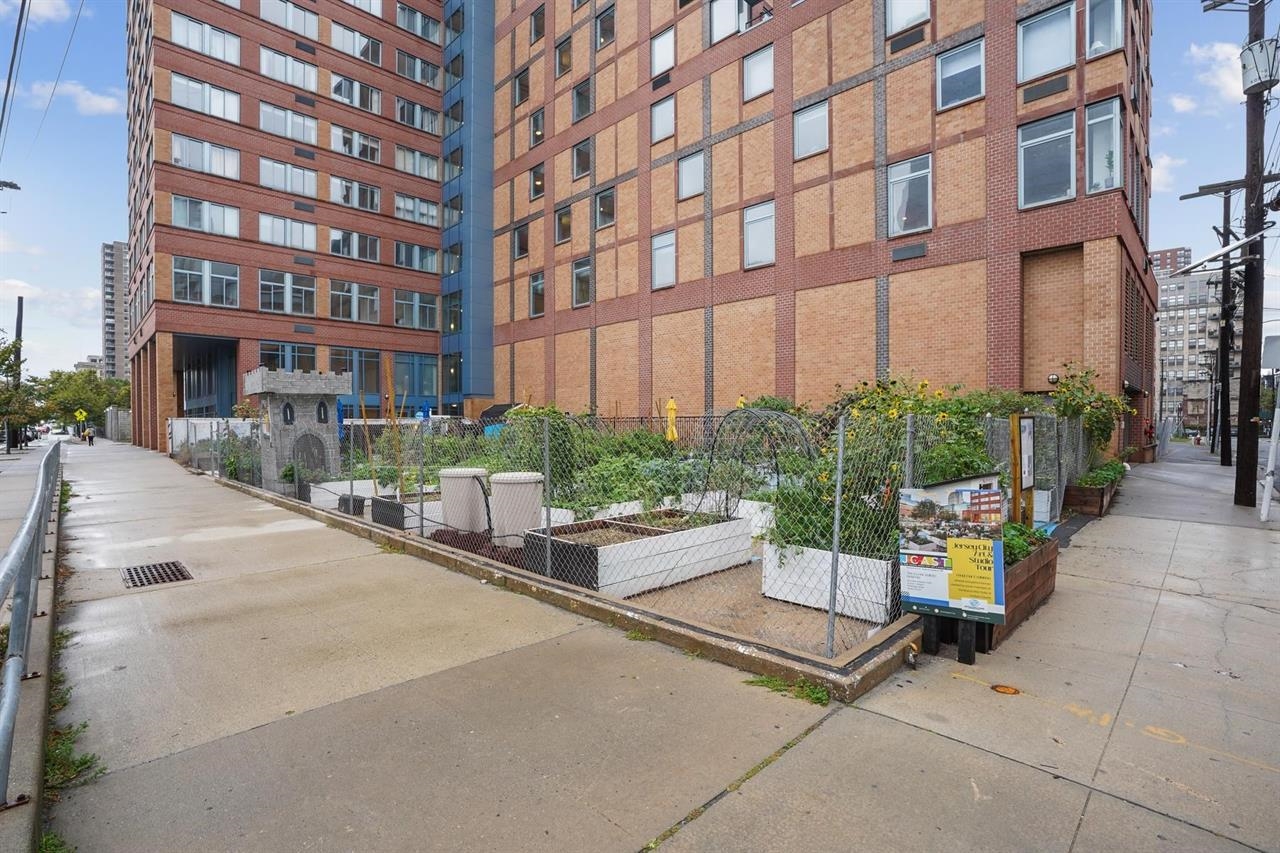 311 WASHINGTON ST Unit: 8E