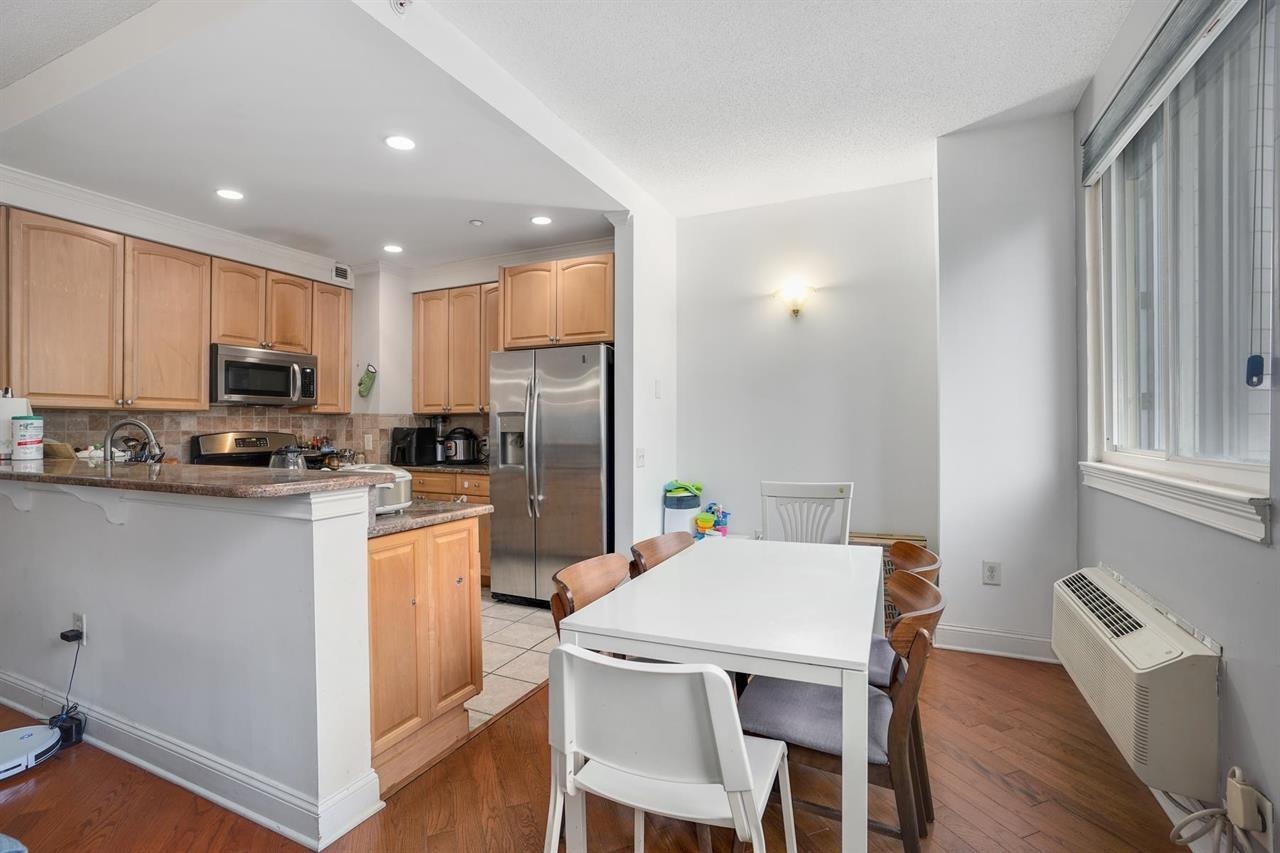 311 WASHINGTON ST Unit: 8E