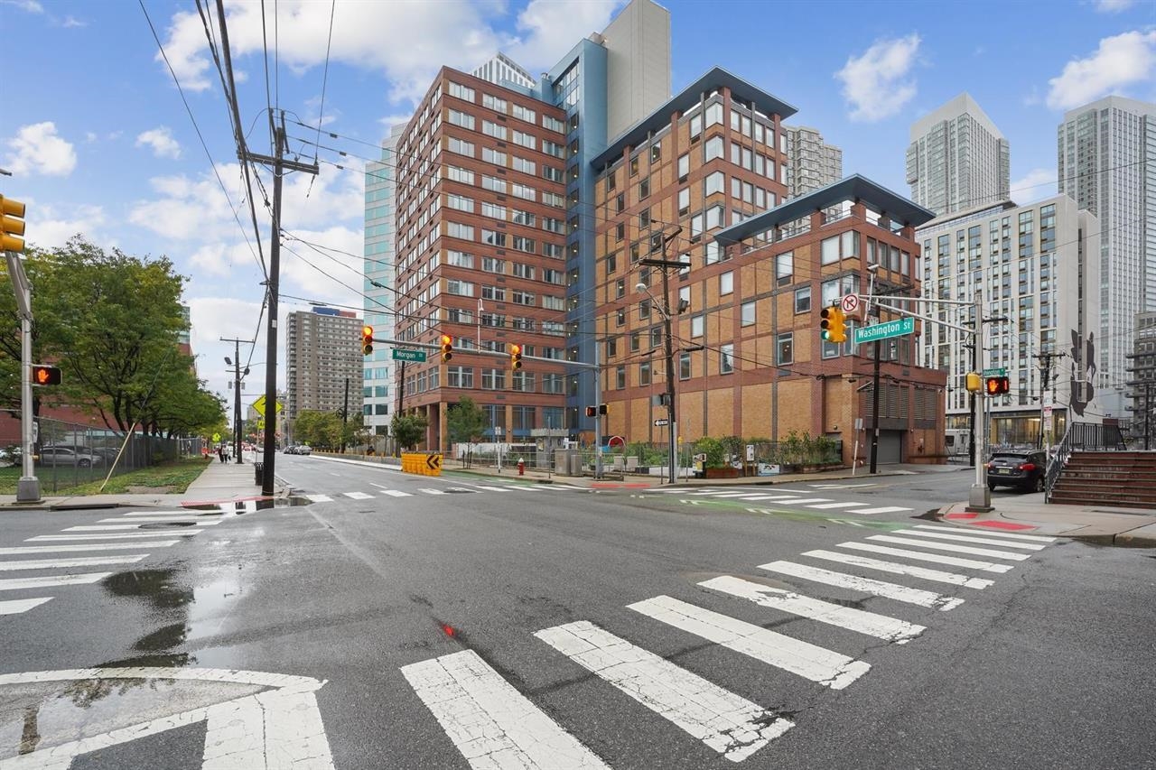 311 WASHINGTON ST Unit: 8E