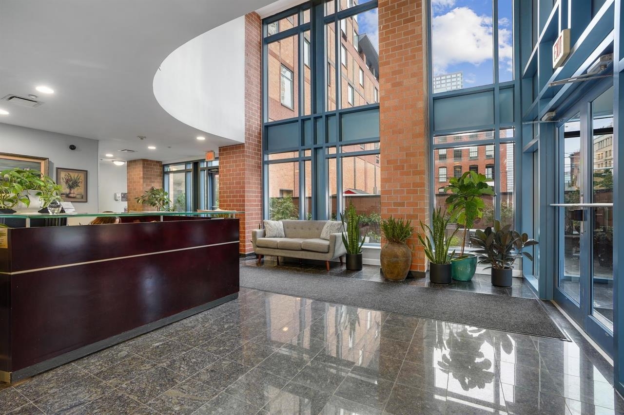 311 WASHINGTON ST Unit: 8E