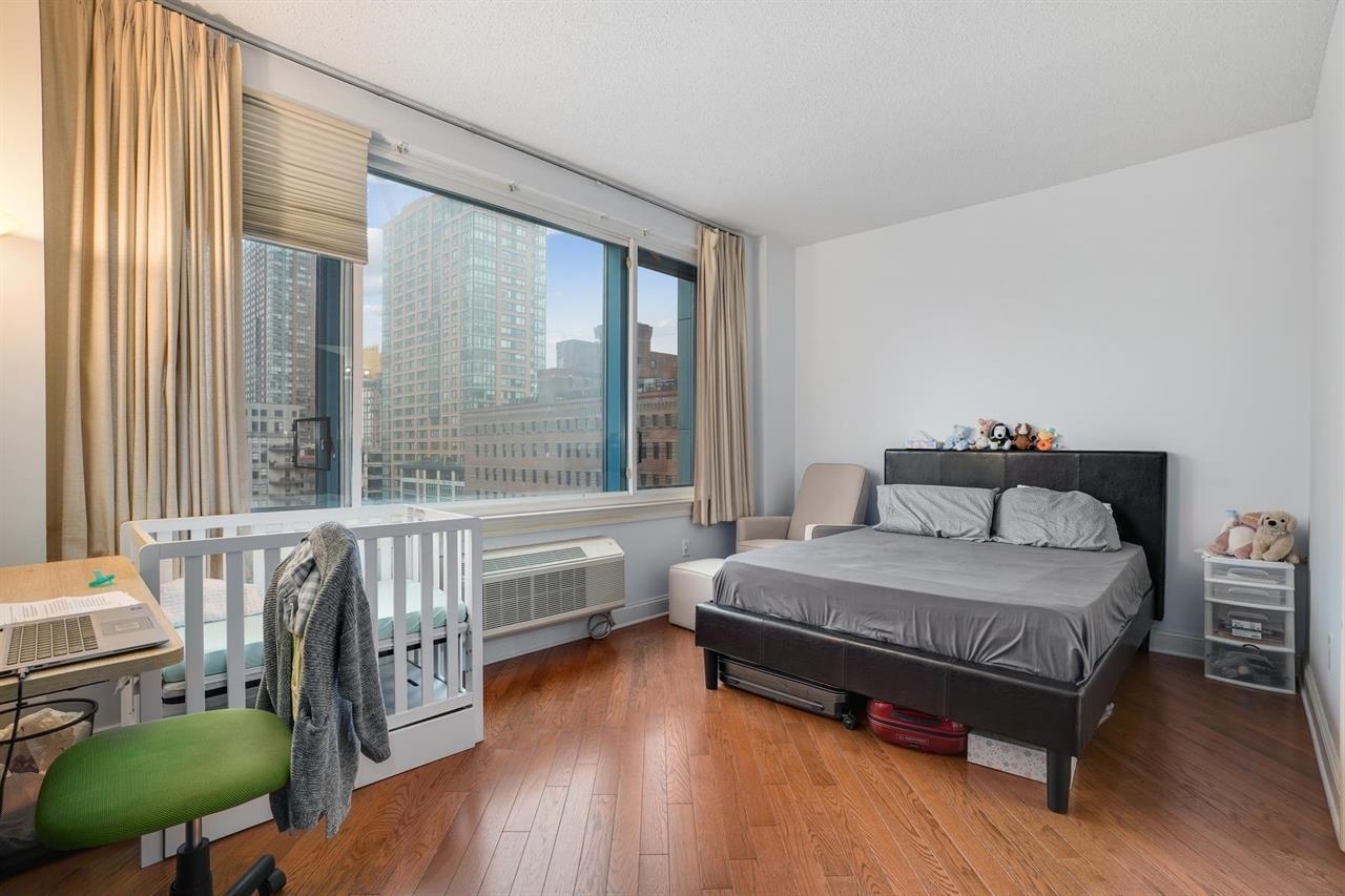 311 WASHINGTON ST Unit: 8E