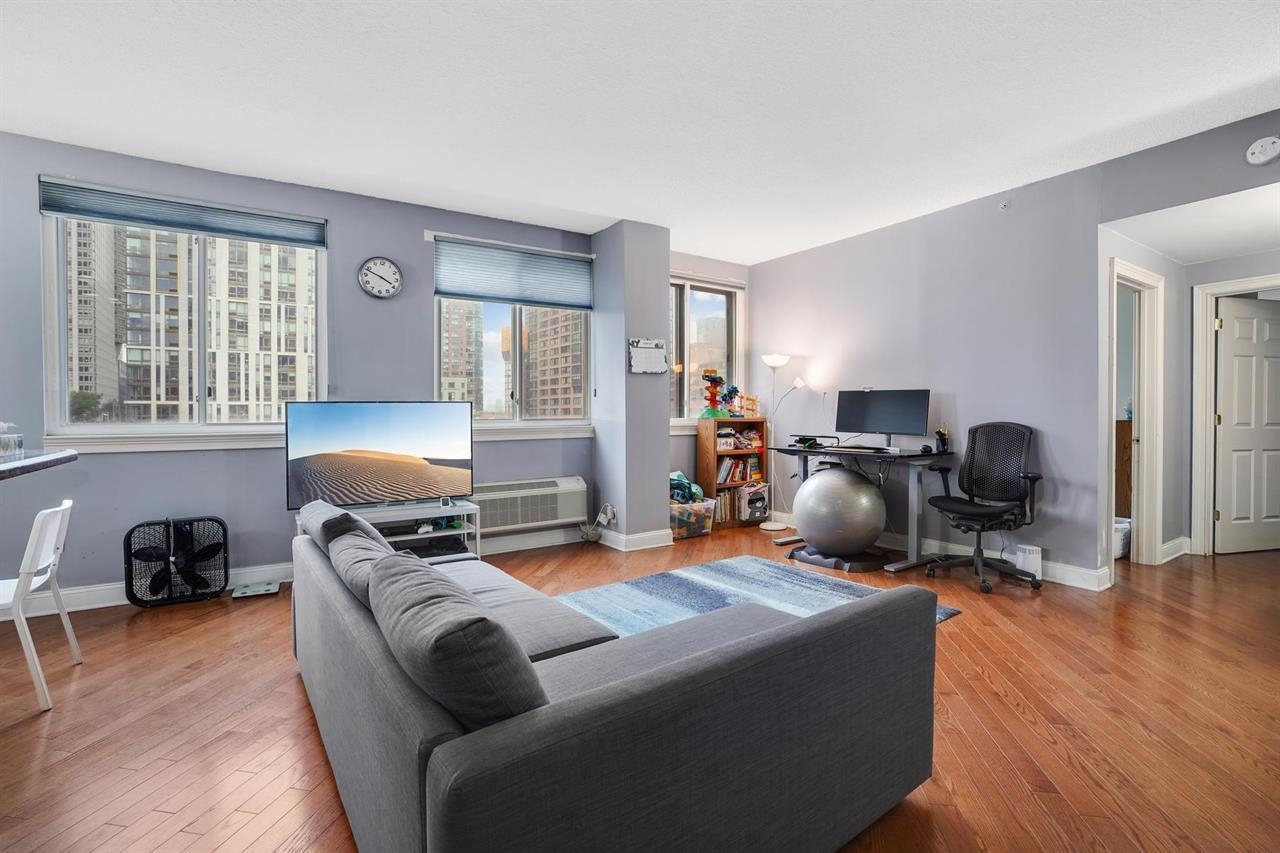 311 WASHINGTON ST Unit: 8E